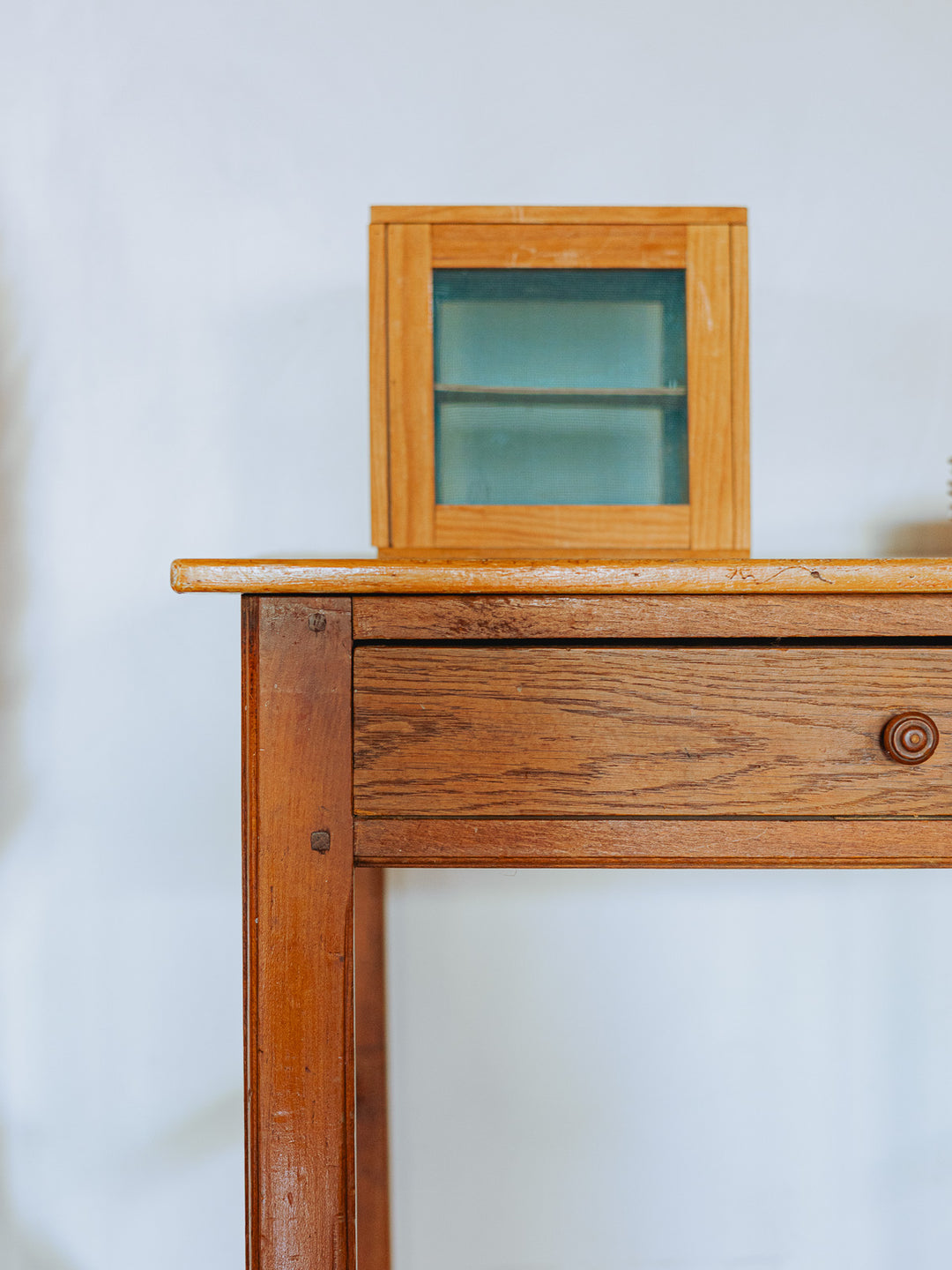 francine-table-appoint-bois-ferme-roulettes-1118-5