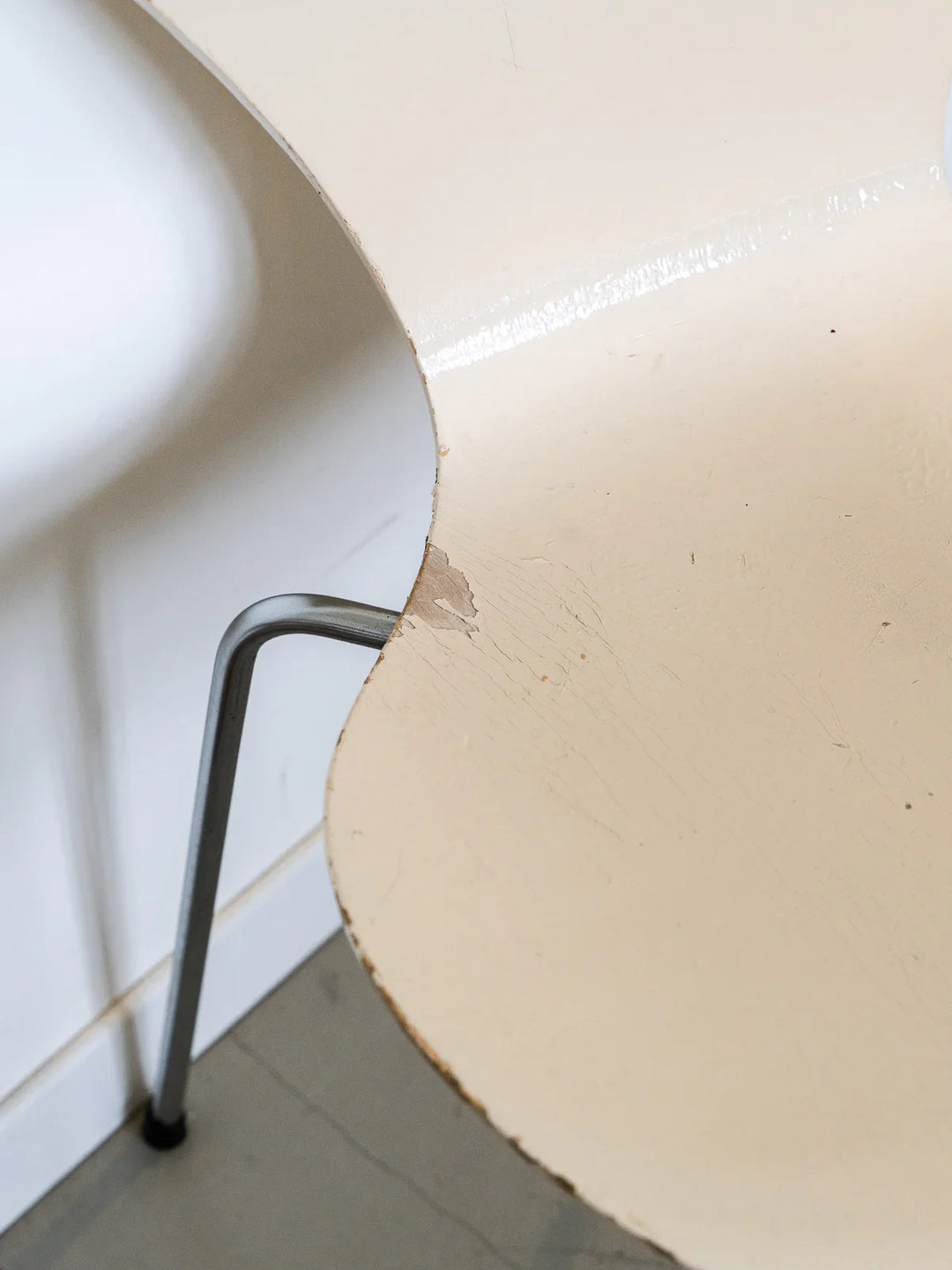 alma-paire-chaises-bois-557-3