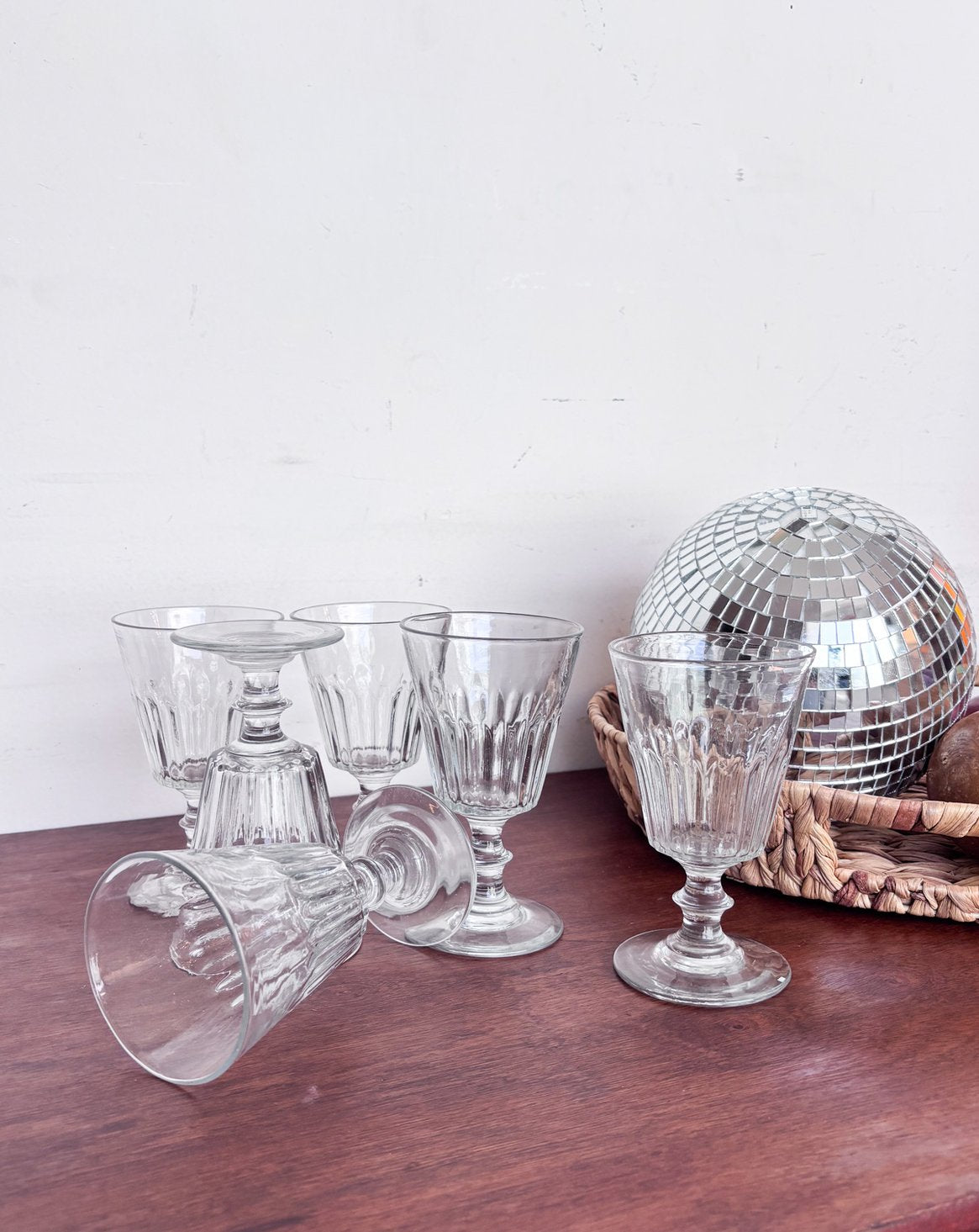 Décorations : miroirs, objets déco, coffres, tapis