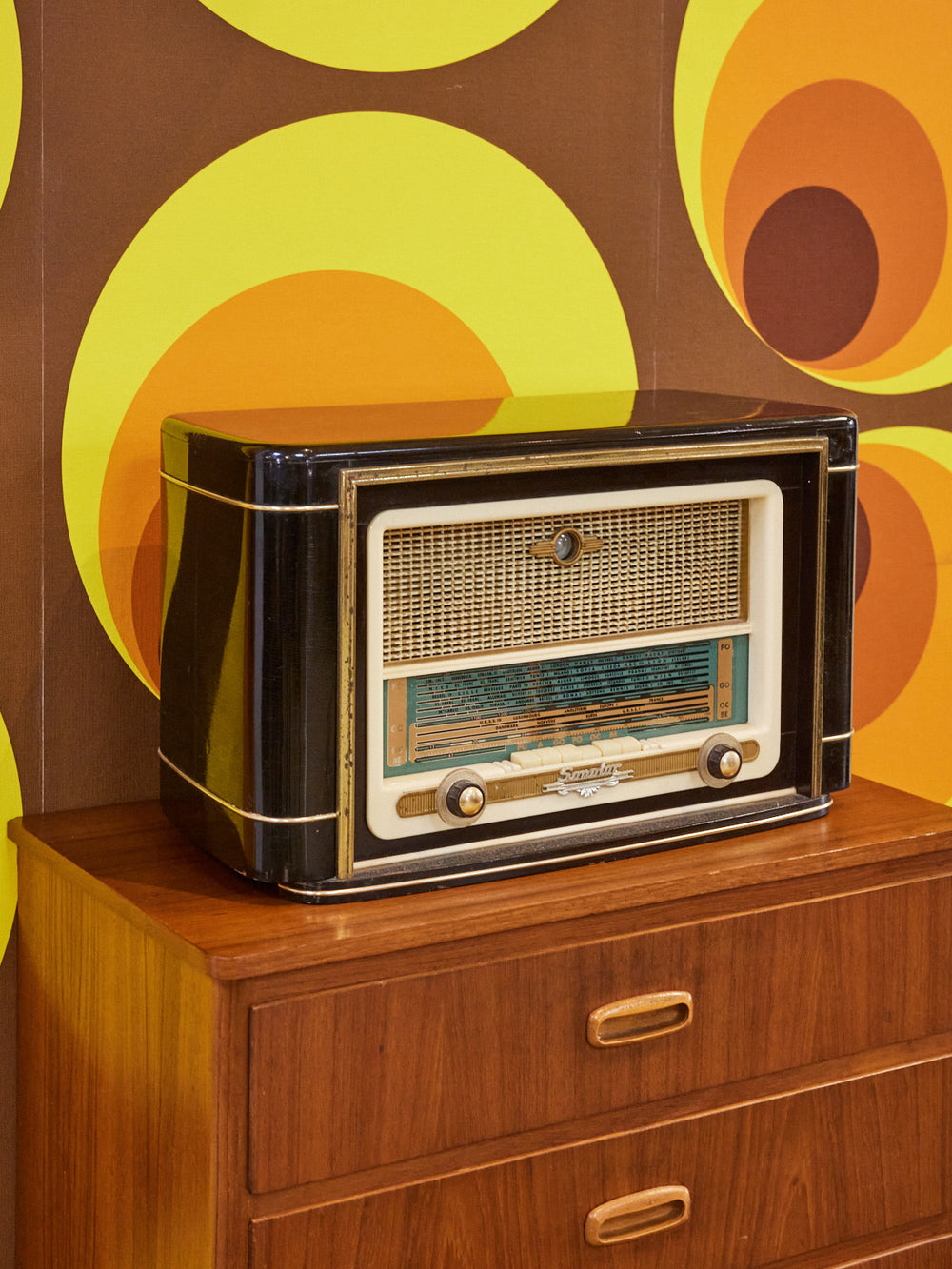 nour-appareil-electrique-vintage-bois-56-2