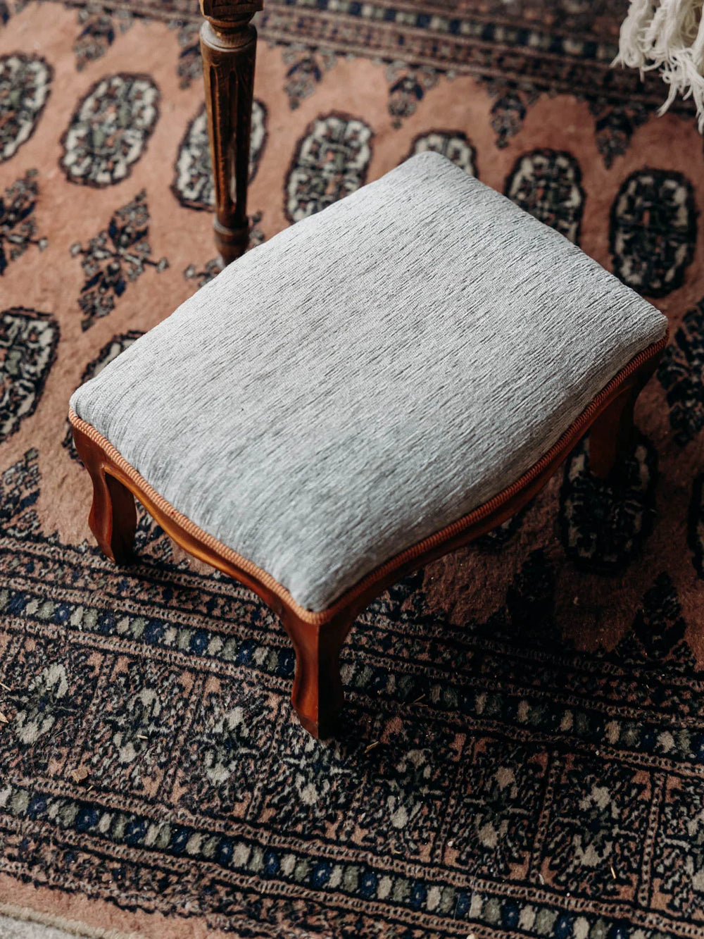 regis-tabouret-repose-pied-717-2