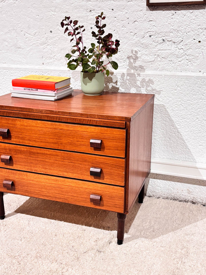 48commode_-3.jpg