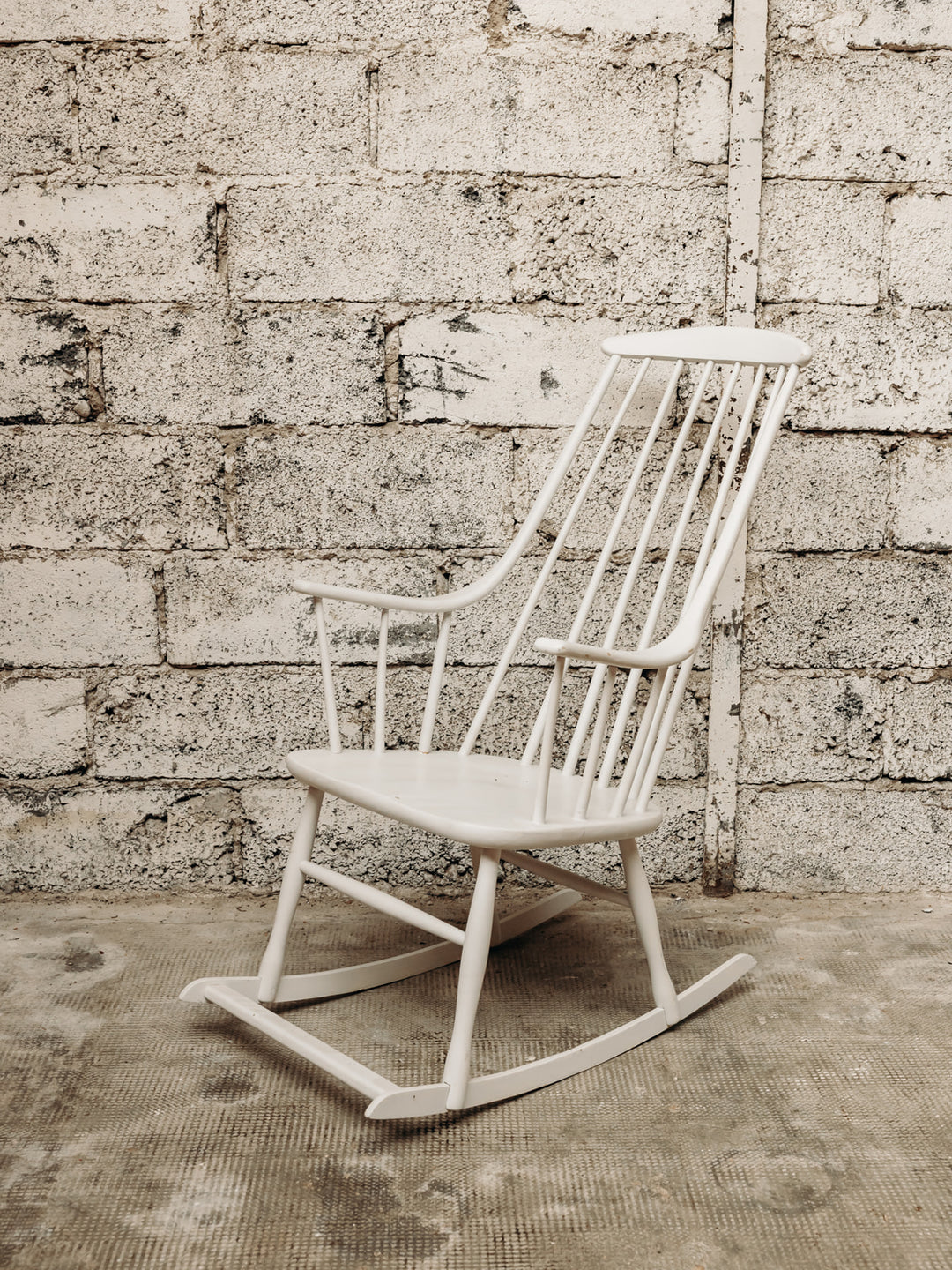 4U3A4409_Debongout-alsace-10-06-25_046fauteuilblanc_0841_websize.jpg