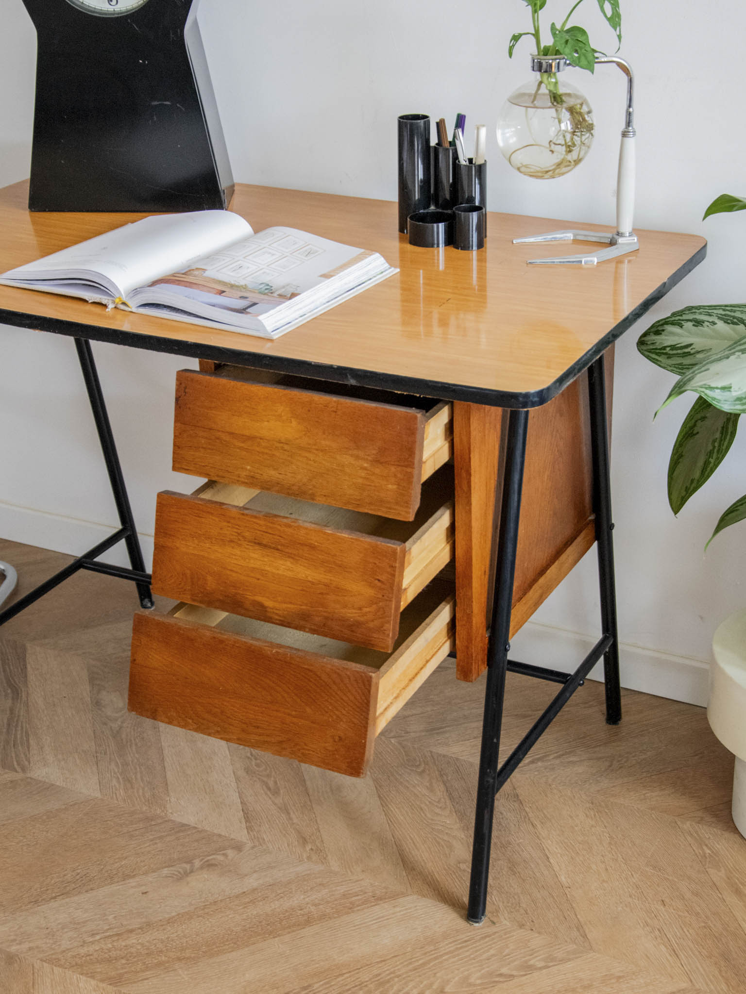 edouard-bureau-bois-680-2