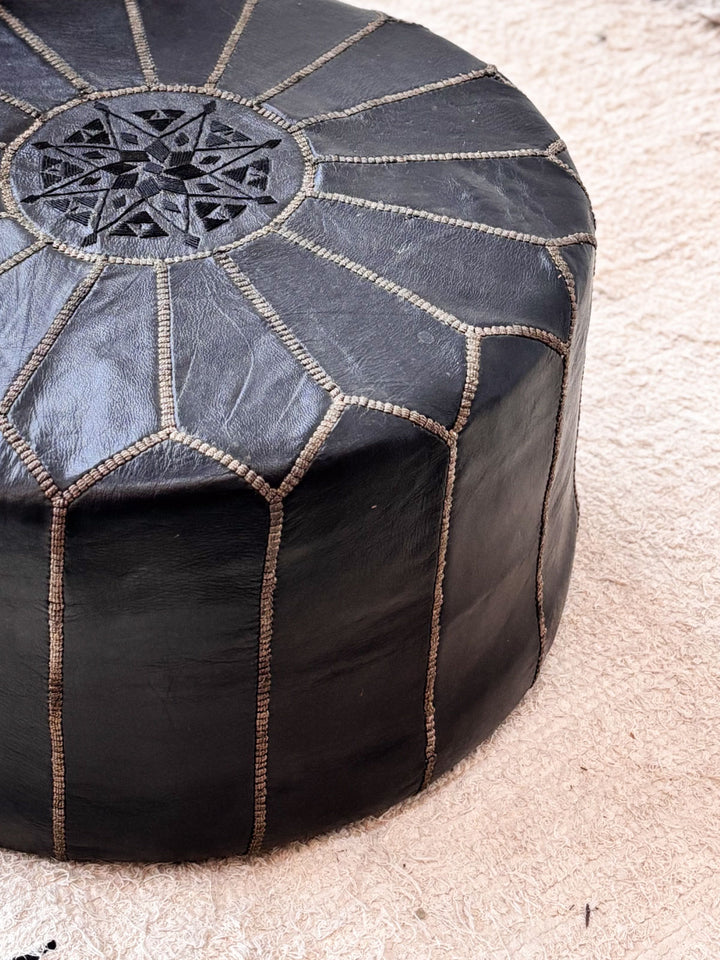 5poufencuir-3.jpg