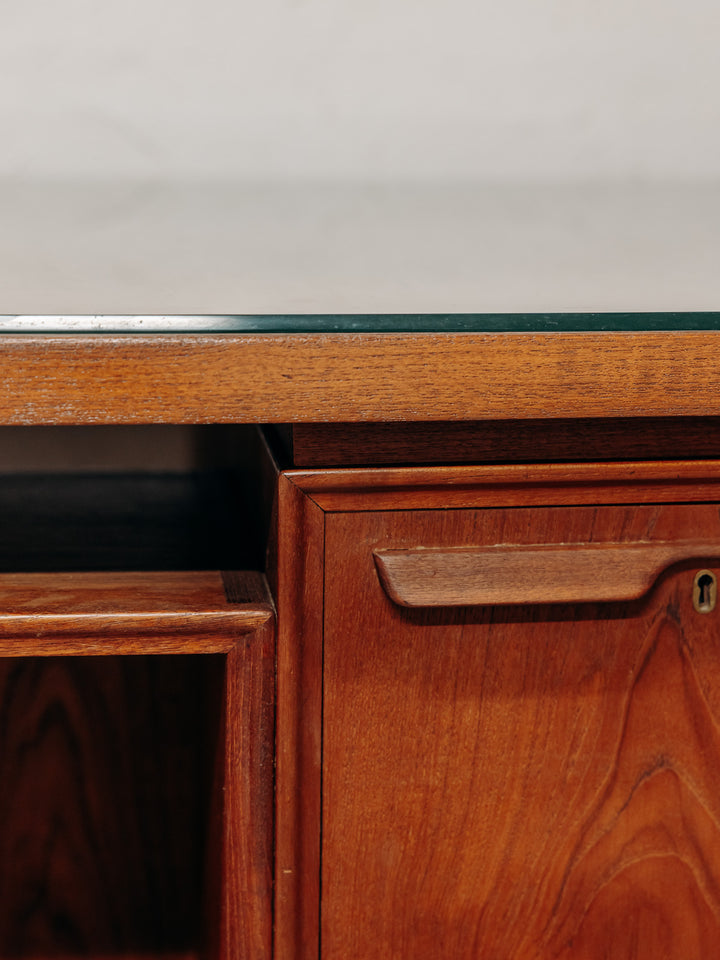 yvan-bureau-teck-471-10