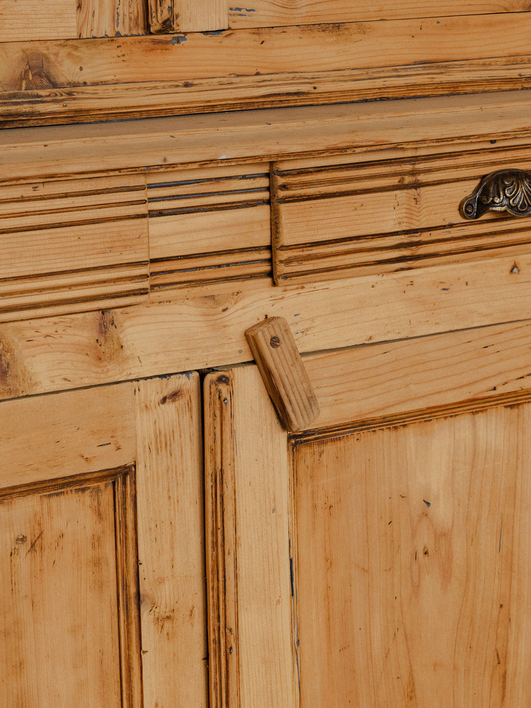 gilbert-buffet-bois-1884-10