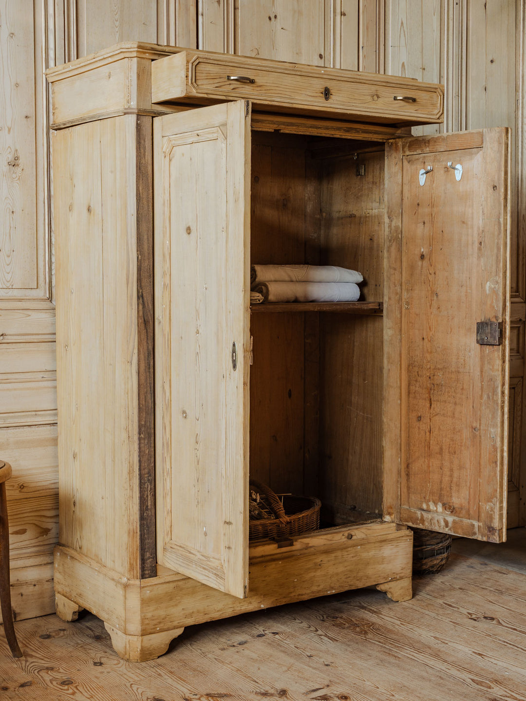 blandine-armoire-bois-439-4