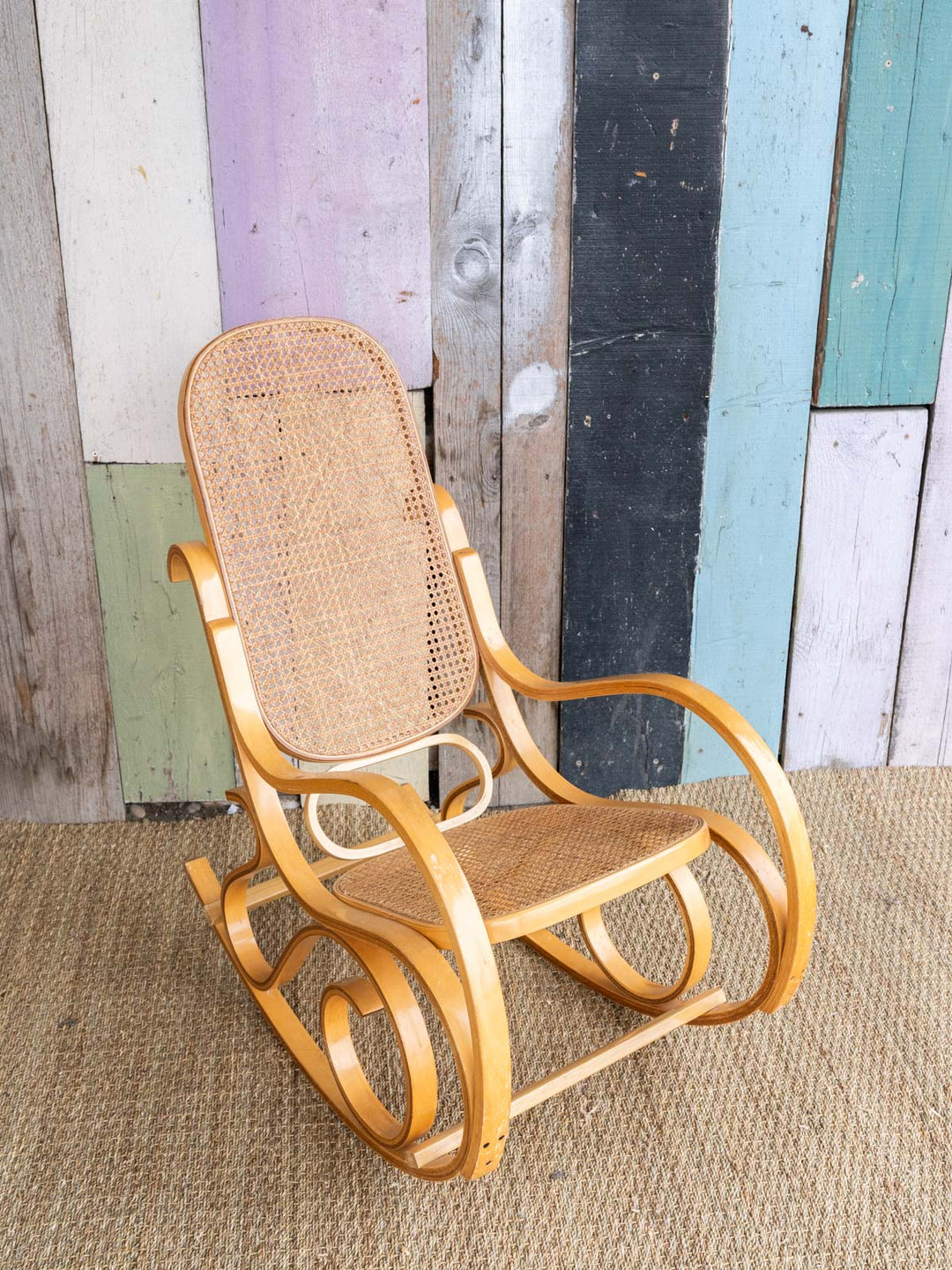 BM-031224-17-ROCKING-CHAIR-3.jpg