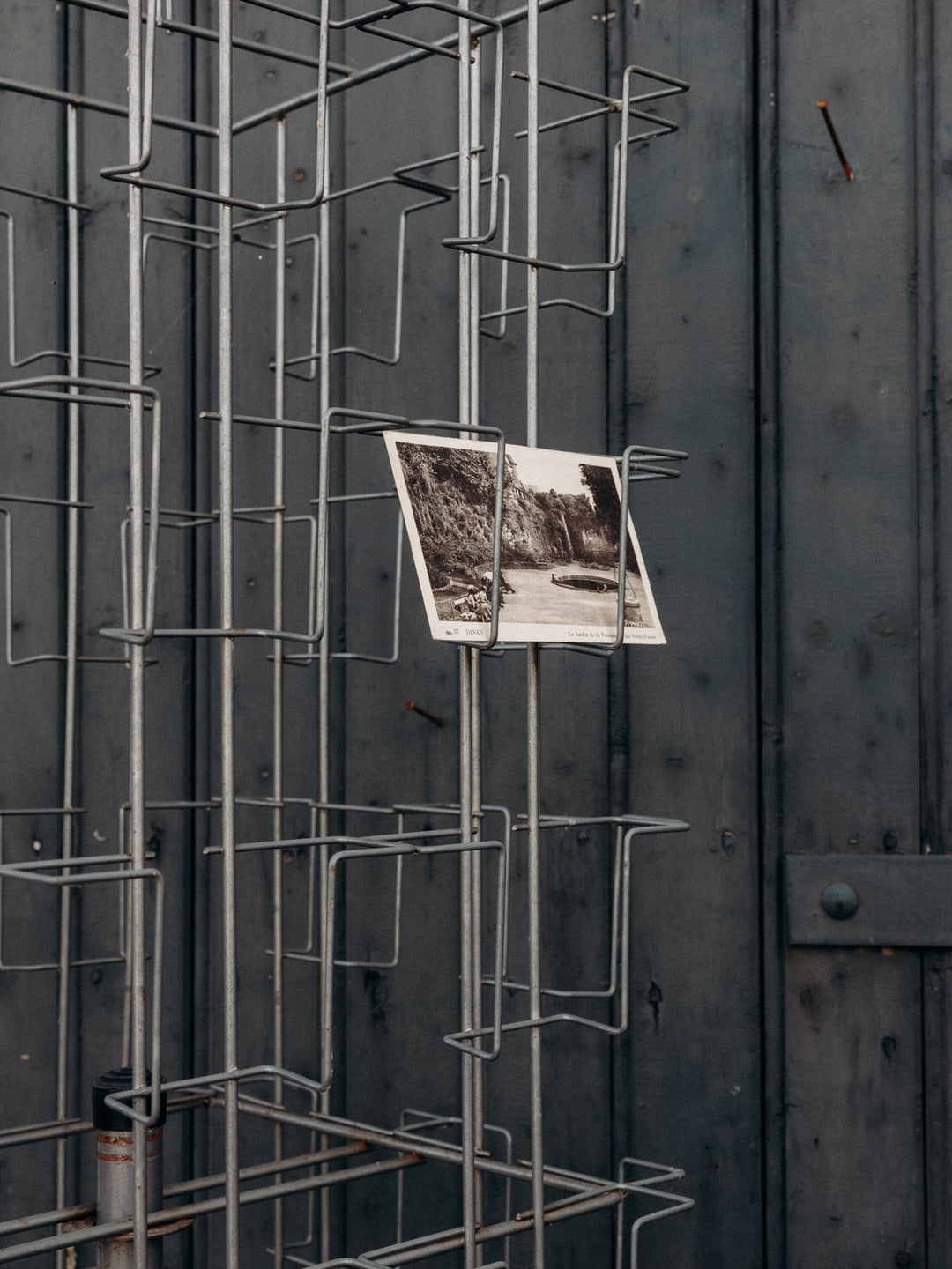 charlie-portant-cartes-postales-metal-150-6