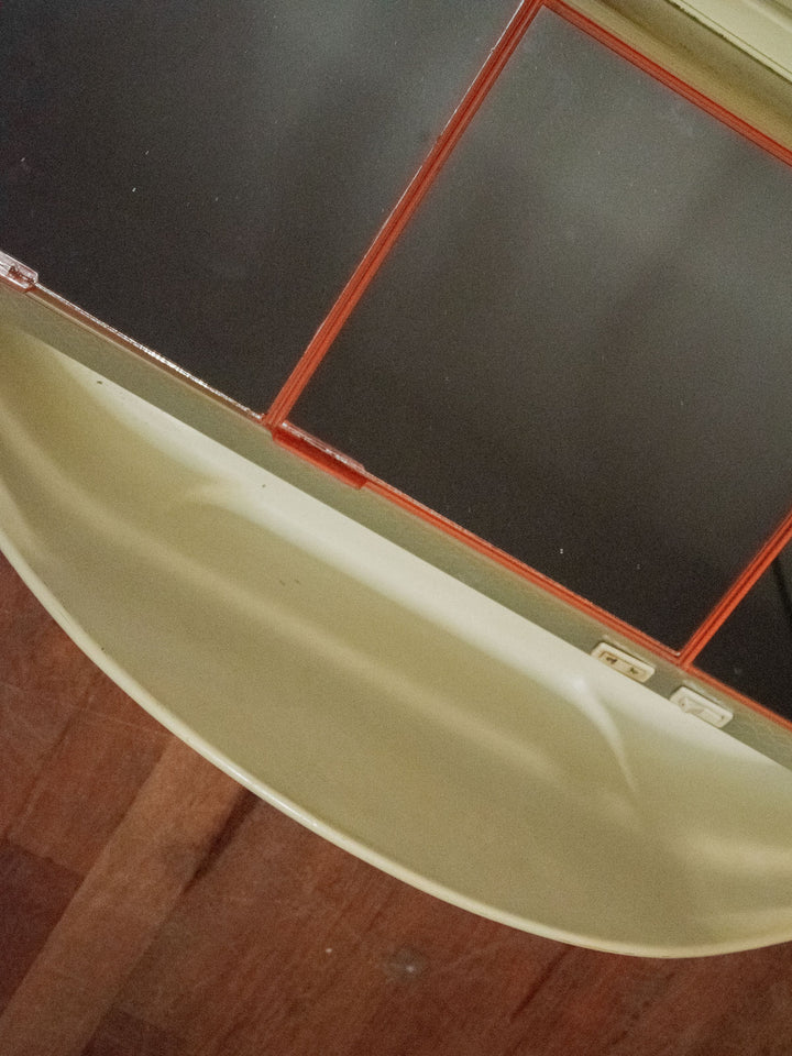 louise-coiffeuse-plastique-miroir-207-4