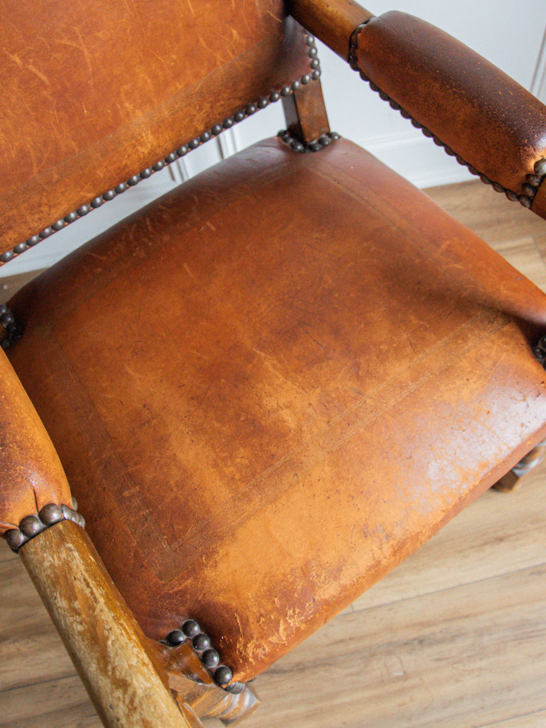 ernest-fauteuil-cuir-582-3