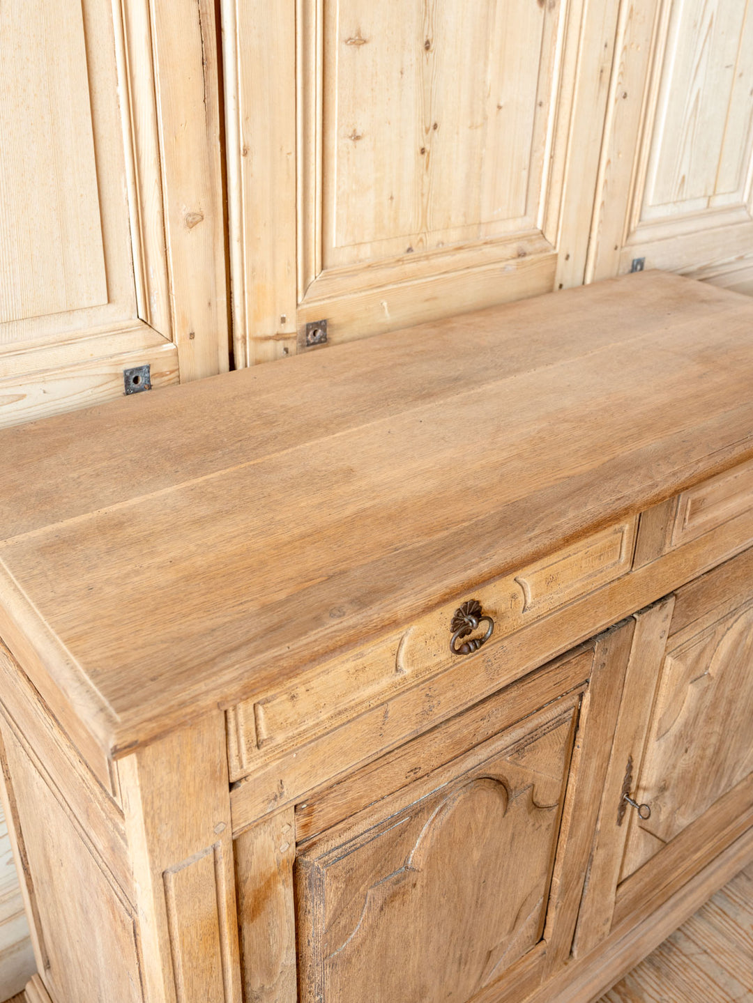 gilbert-buffet-bois-1739-6