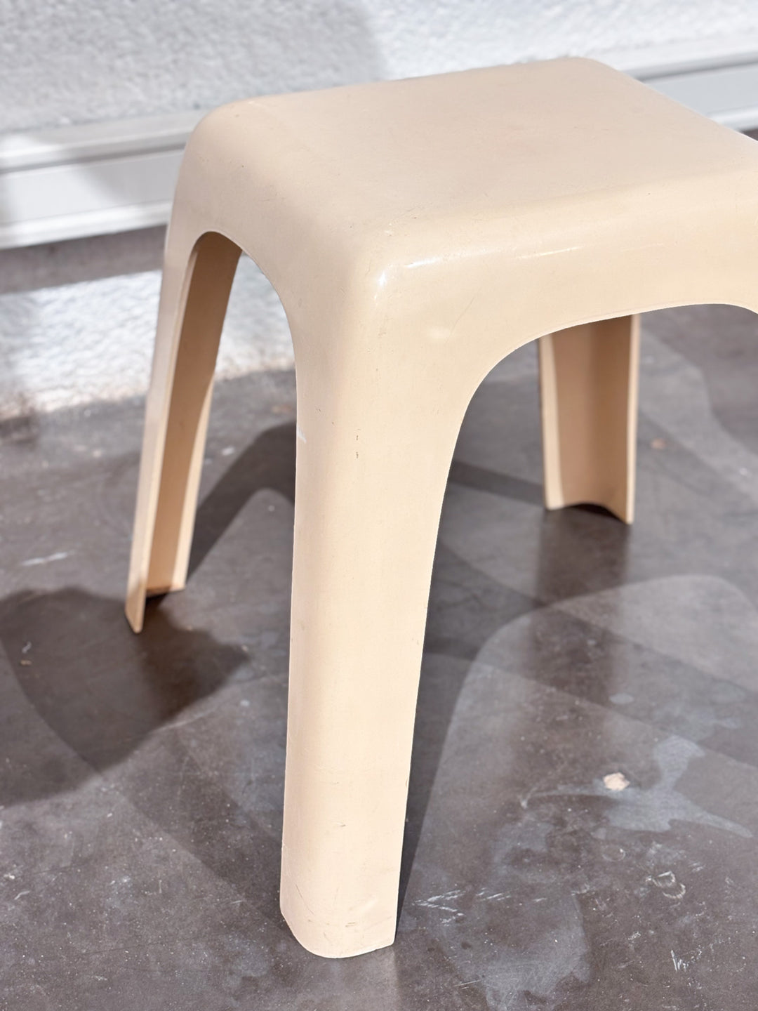 15tabouretplastique-5.jpg