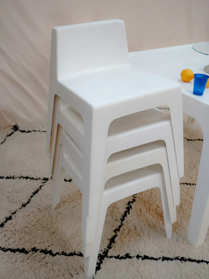 auguste-ensemble-table-et-chaises-fibre-verre-10-3