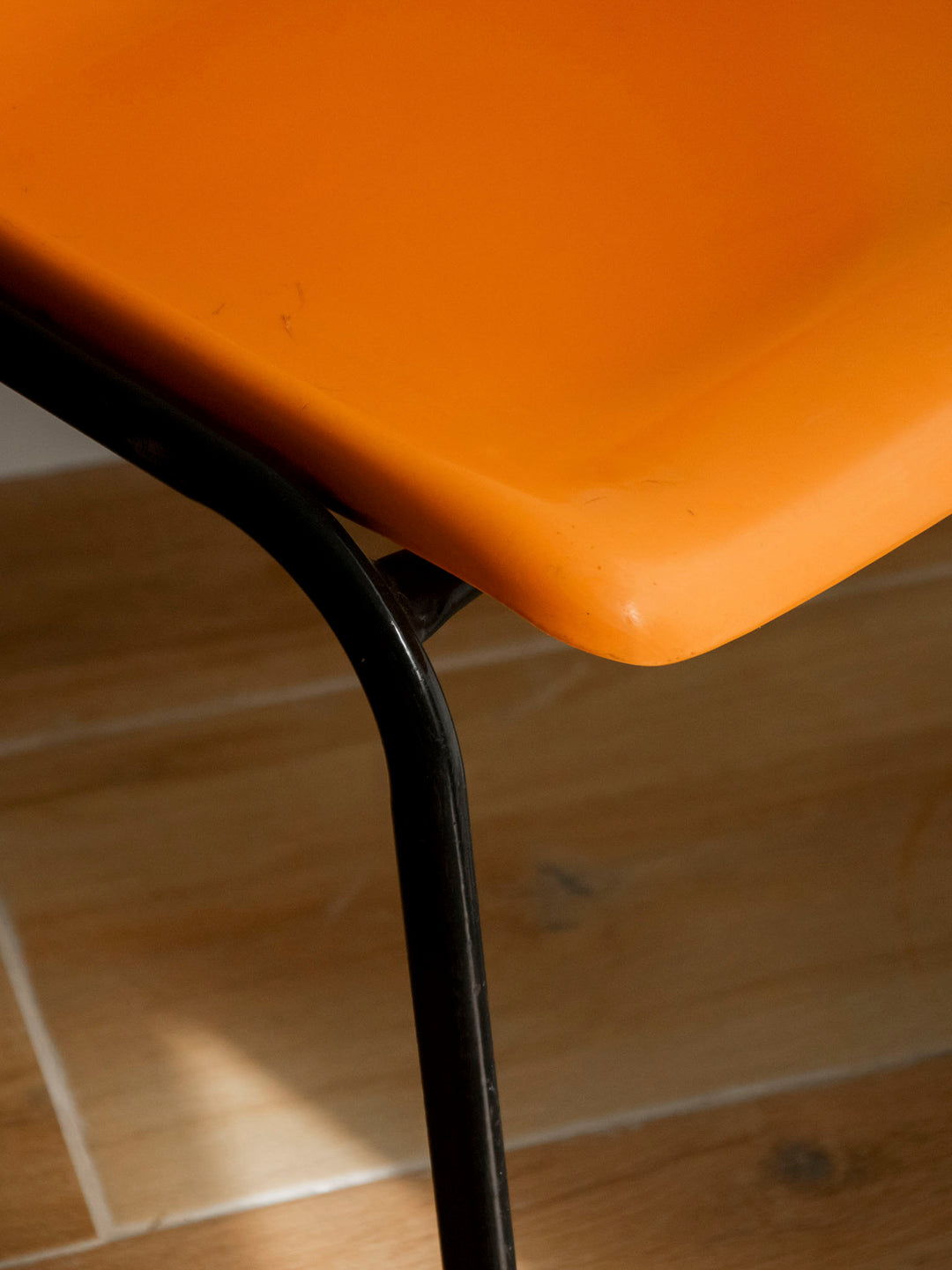 alma-chaise-plastique-1868-5