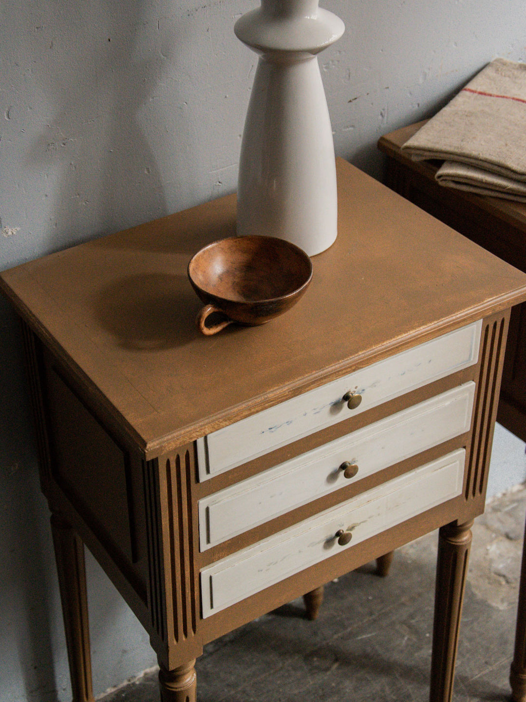 odile-table-chevet-gris-563-6