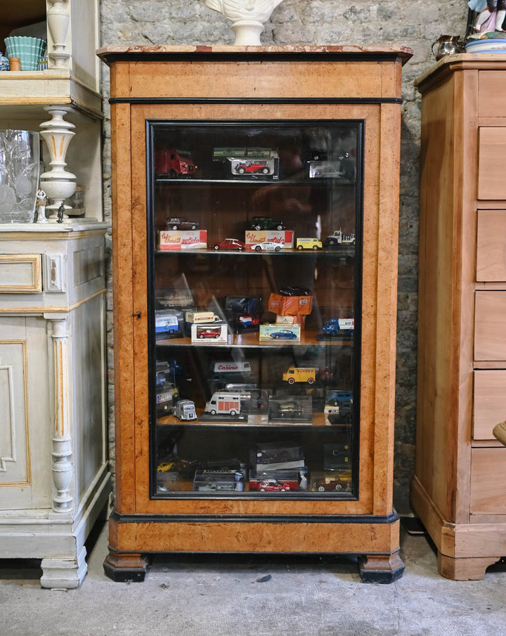 victoria-vitrine-bois-marbre-1321-1