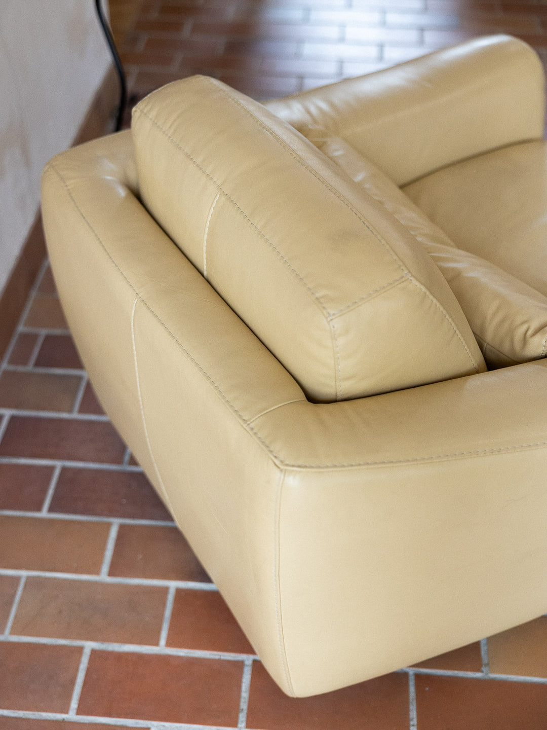jakob-fauteuil-cuir-jaunebeurre-1327-8