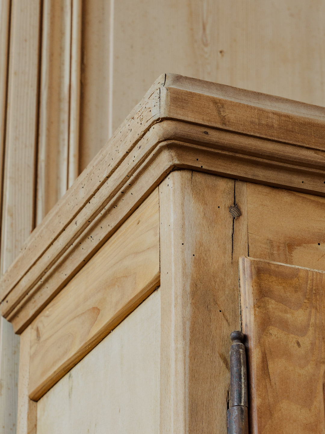 gilbert-buffet-bois-1558-6