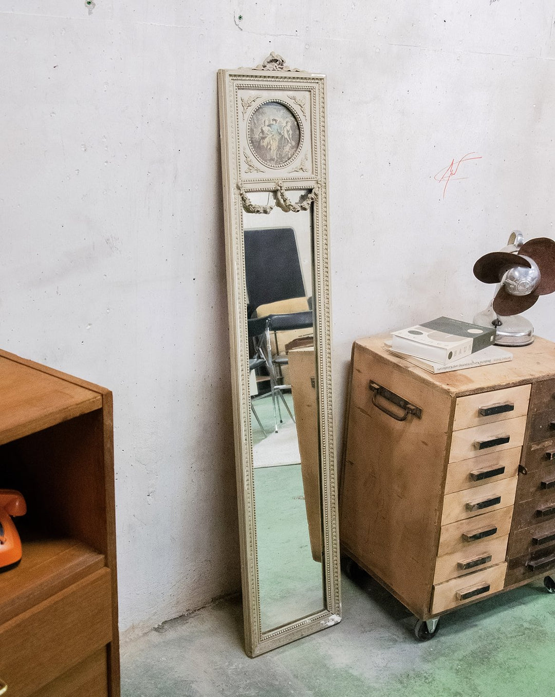 georges-miroir-vert-720-1