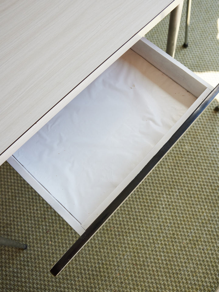 auguste-ensemble-table-chaises-formica-15-9