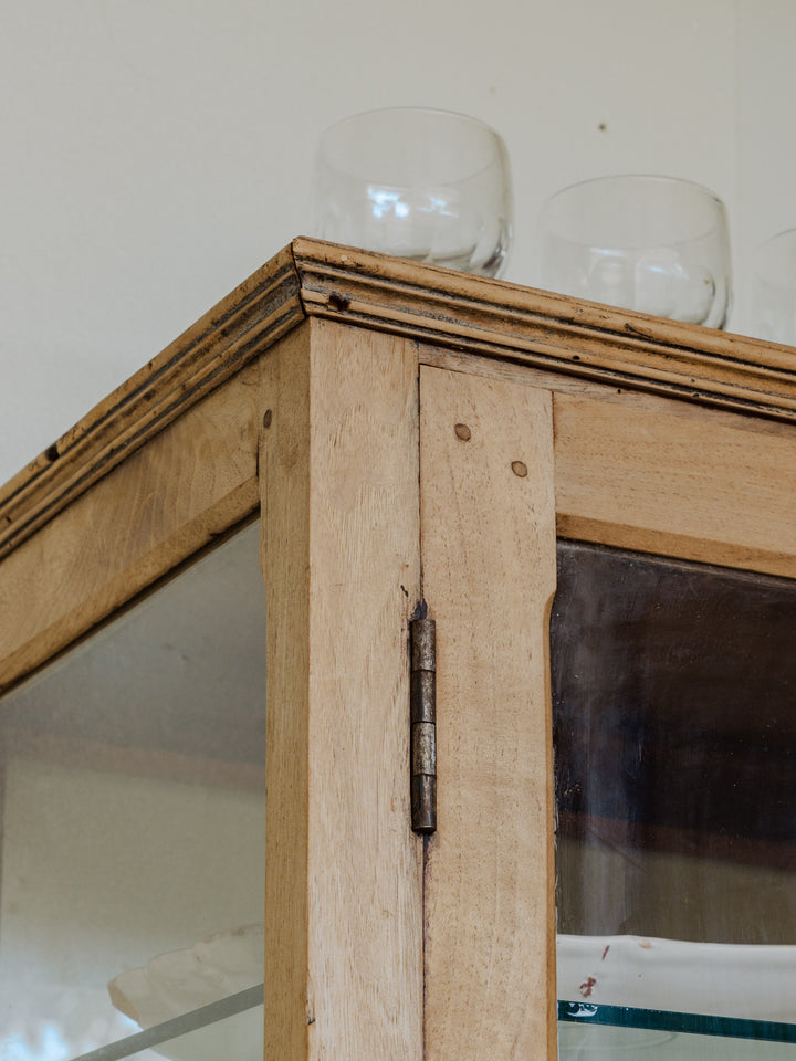 victoria-vitrine-noyer-103-6