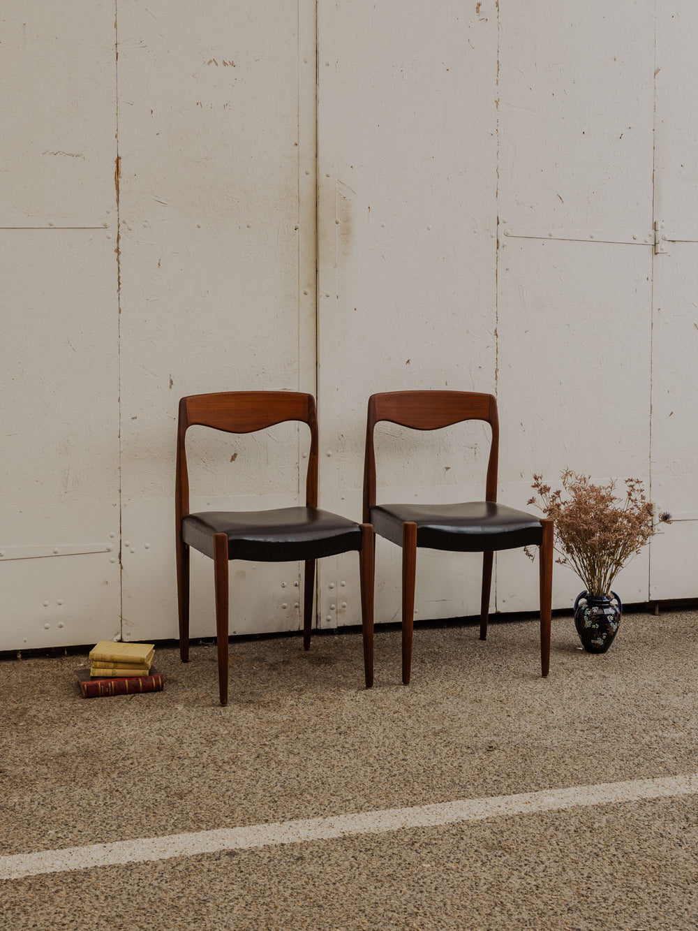 alma-paire-chaises-scandinaves-1603-2