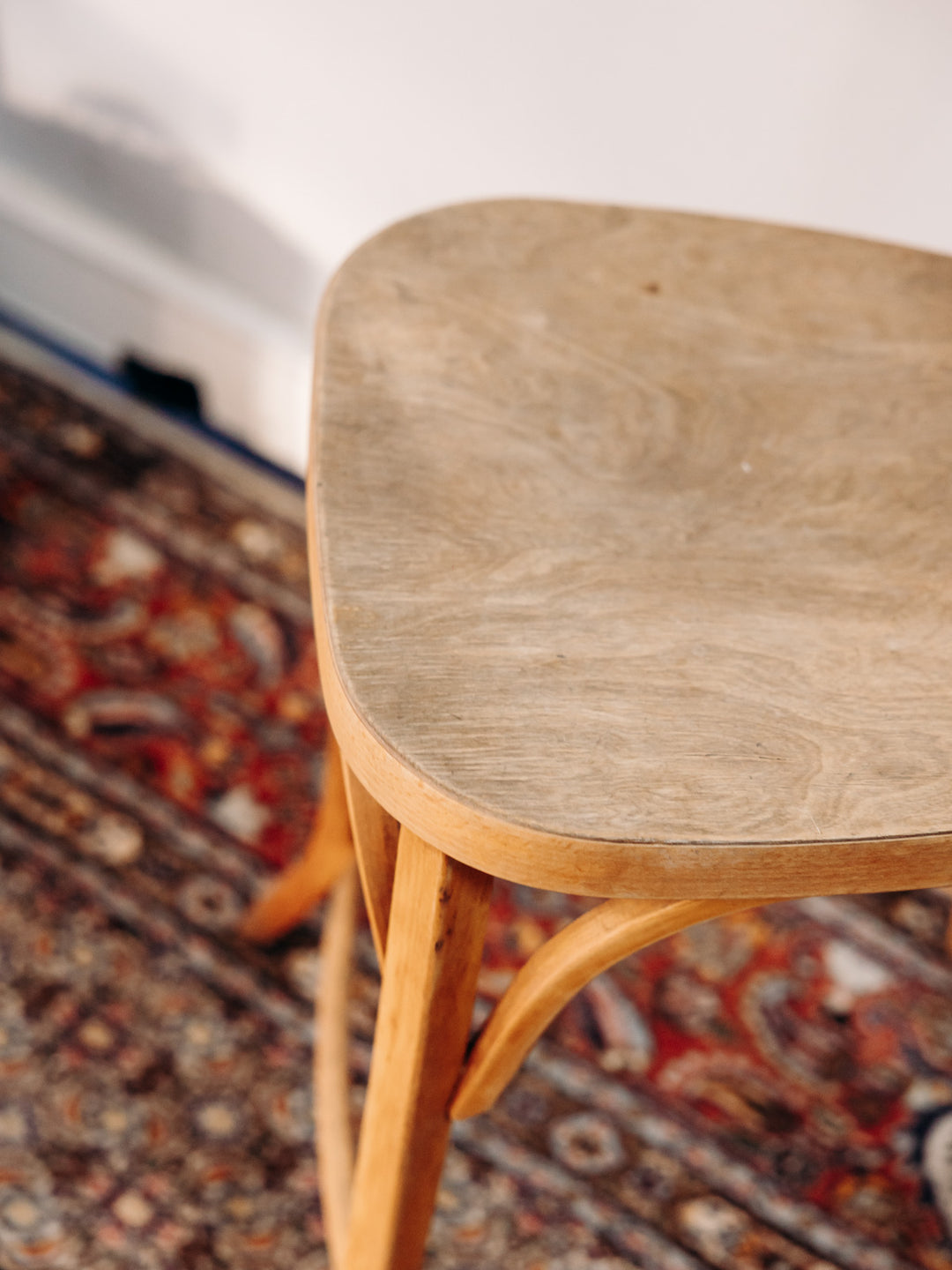 claude-chaise-bois-895-9