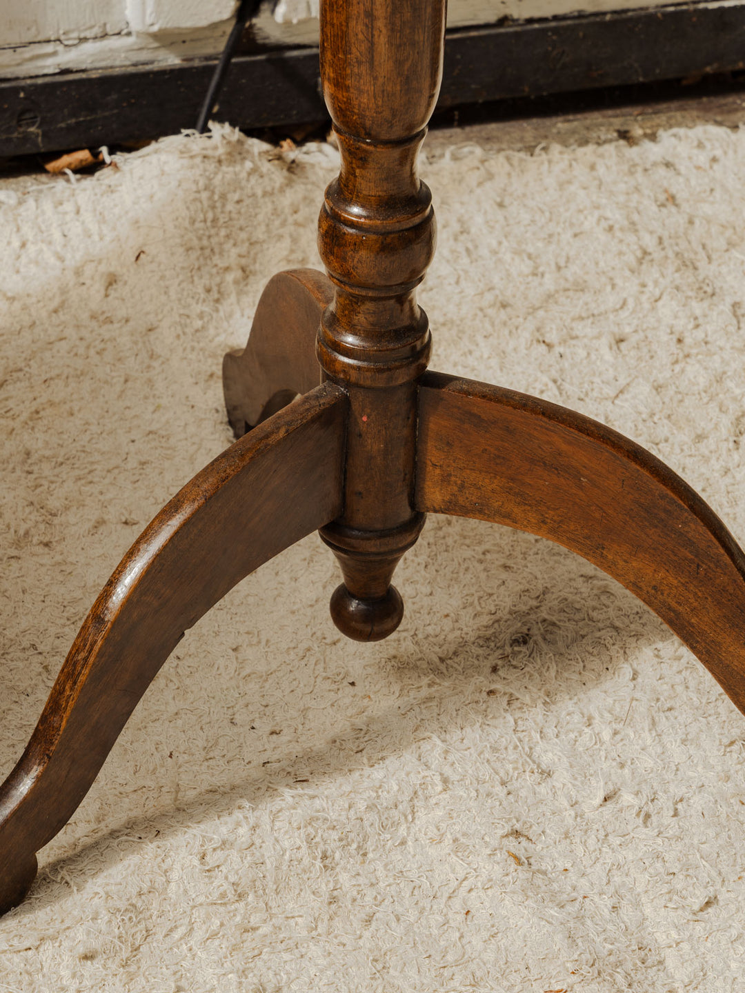 alfred-gueridon-bois-193-5