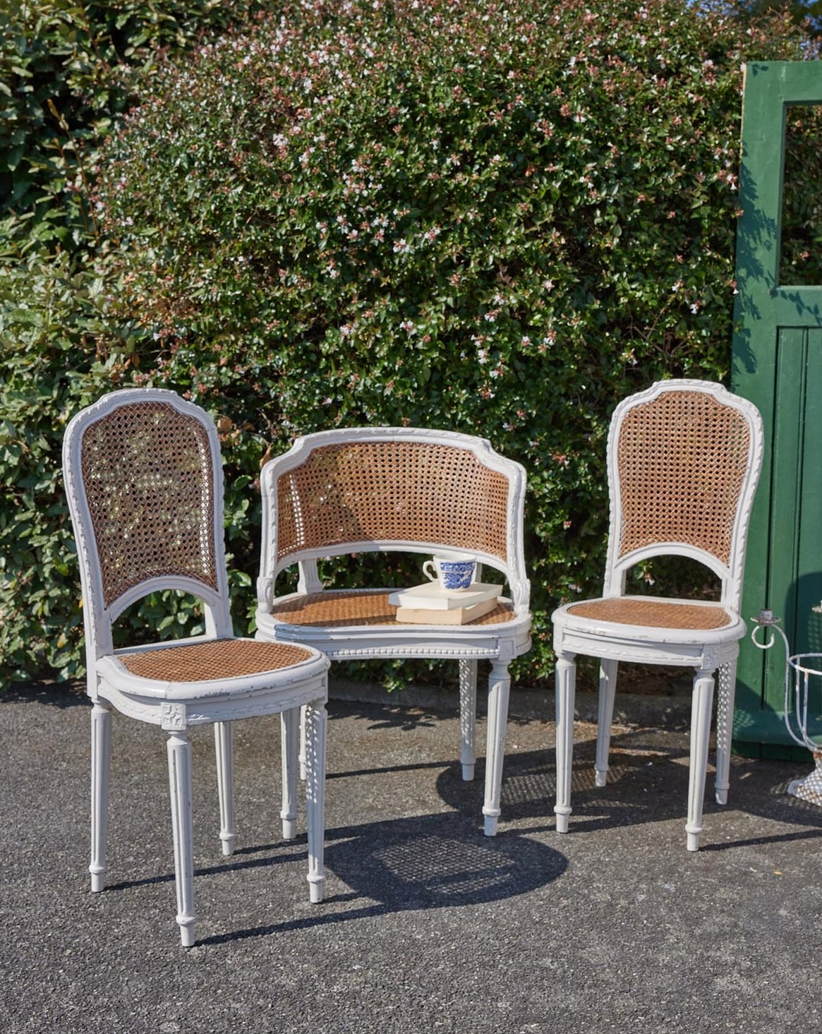 ernest-fauteuil-bois-ensemble-chaises-cannage-1104-1