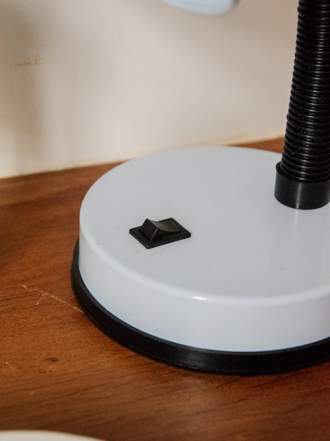 julia-lampe-poser-metal-782-7