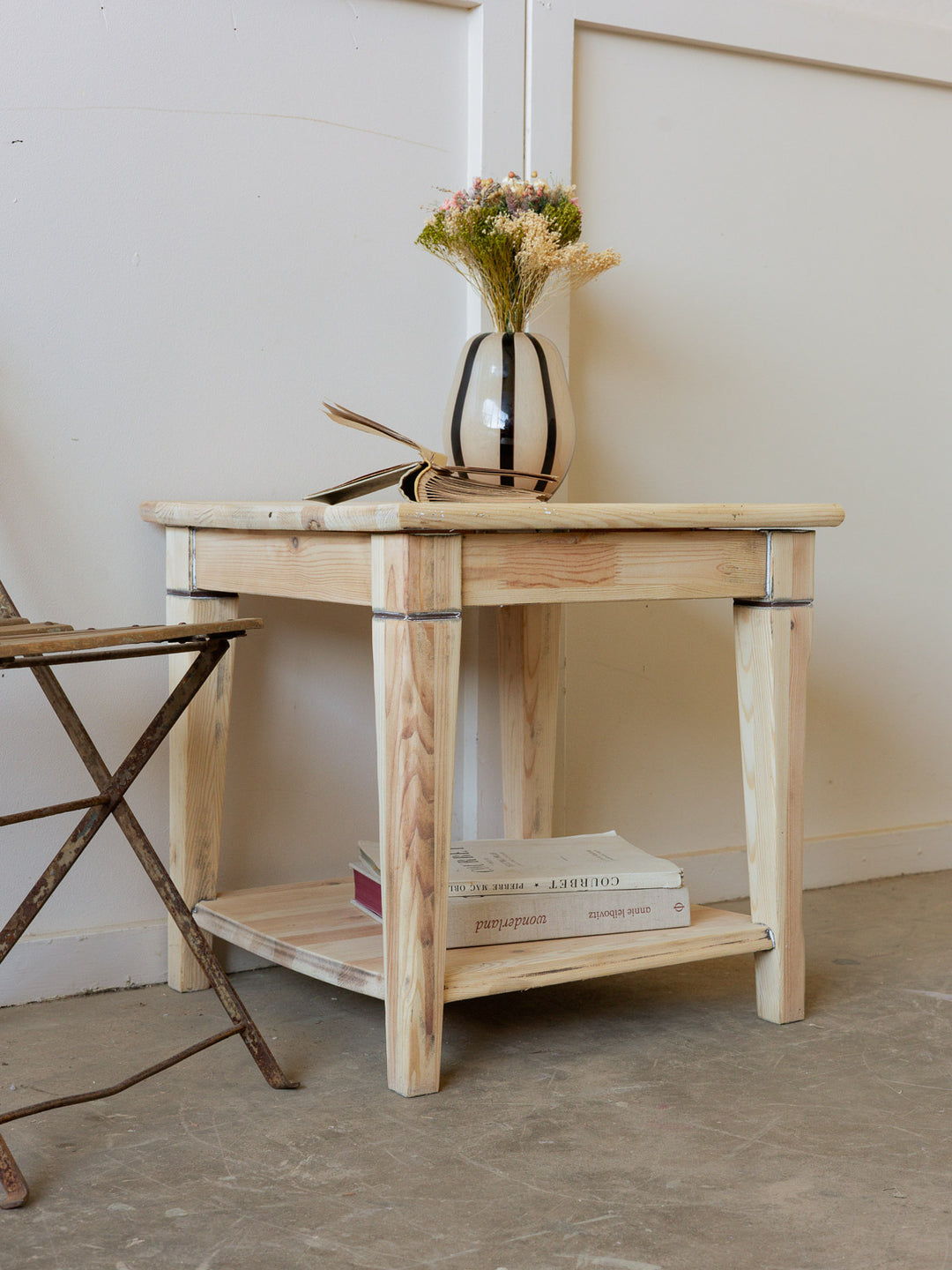 francine-table-appoint-bois-carréé-1047-4