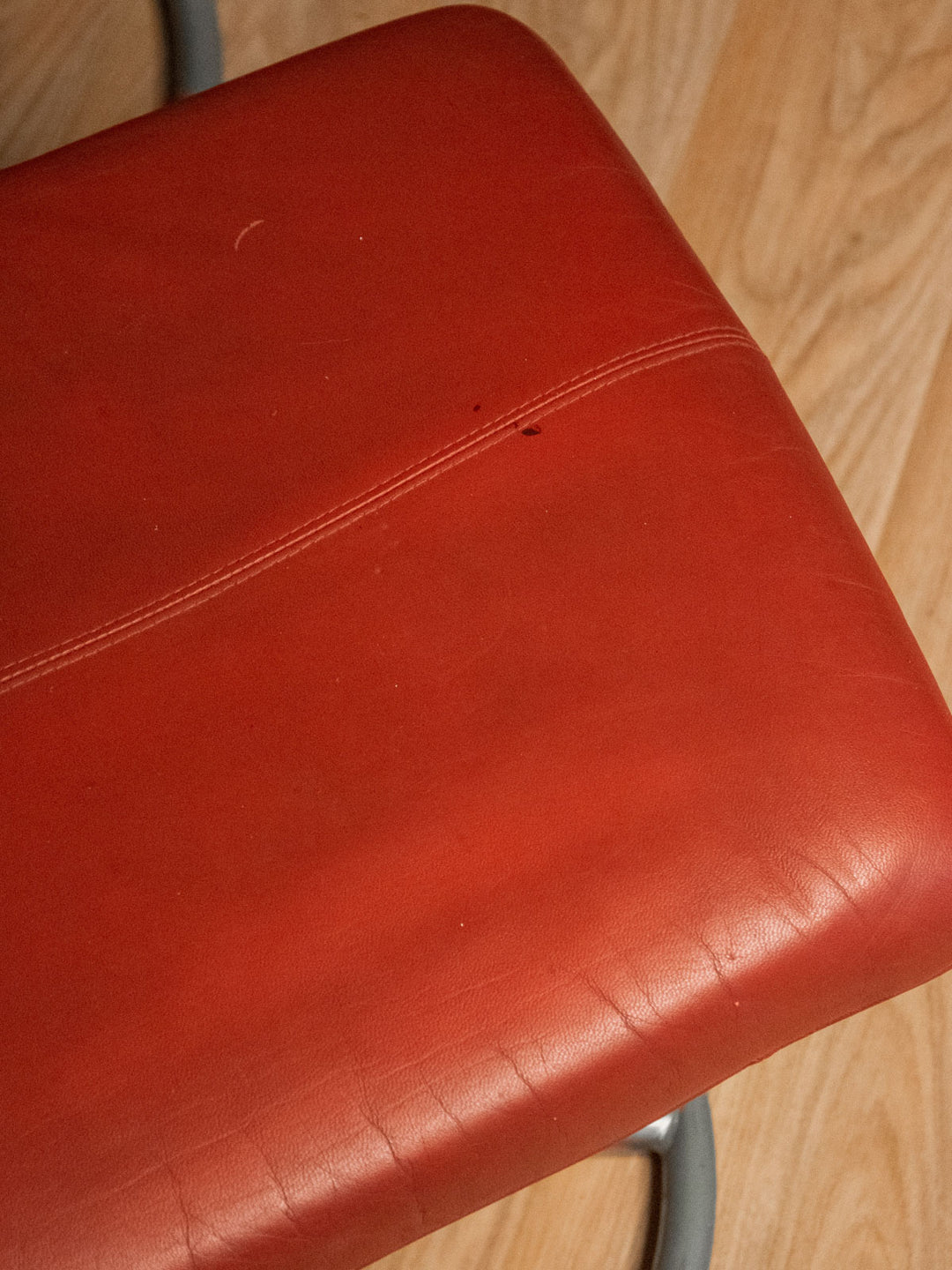 jakob-fauteuil-simili-cuir-rouge-492-13