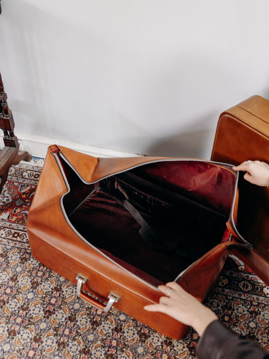 lucienne-malle-skai-216-10