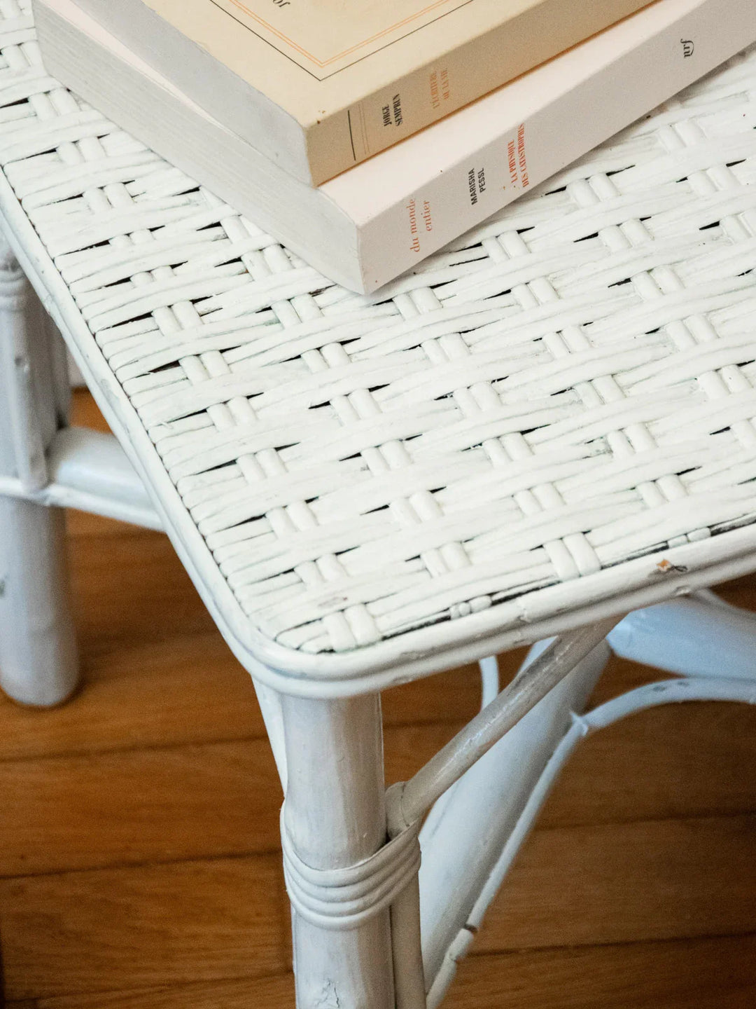 francine-table-appoint-blanche-584-3