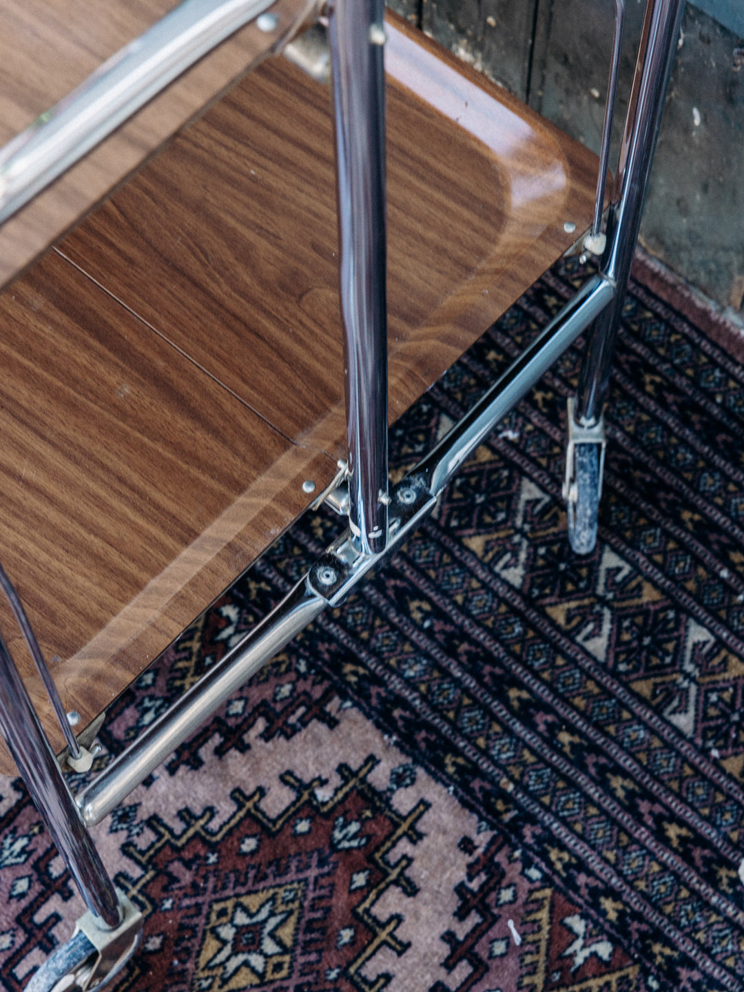 anouk-desserte-pliante-metal-chrome-120-6