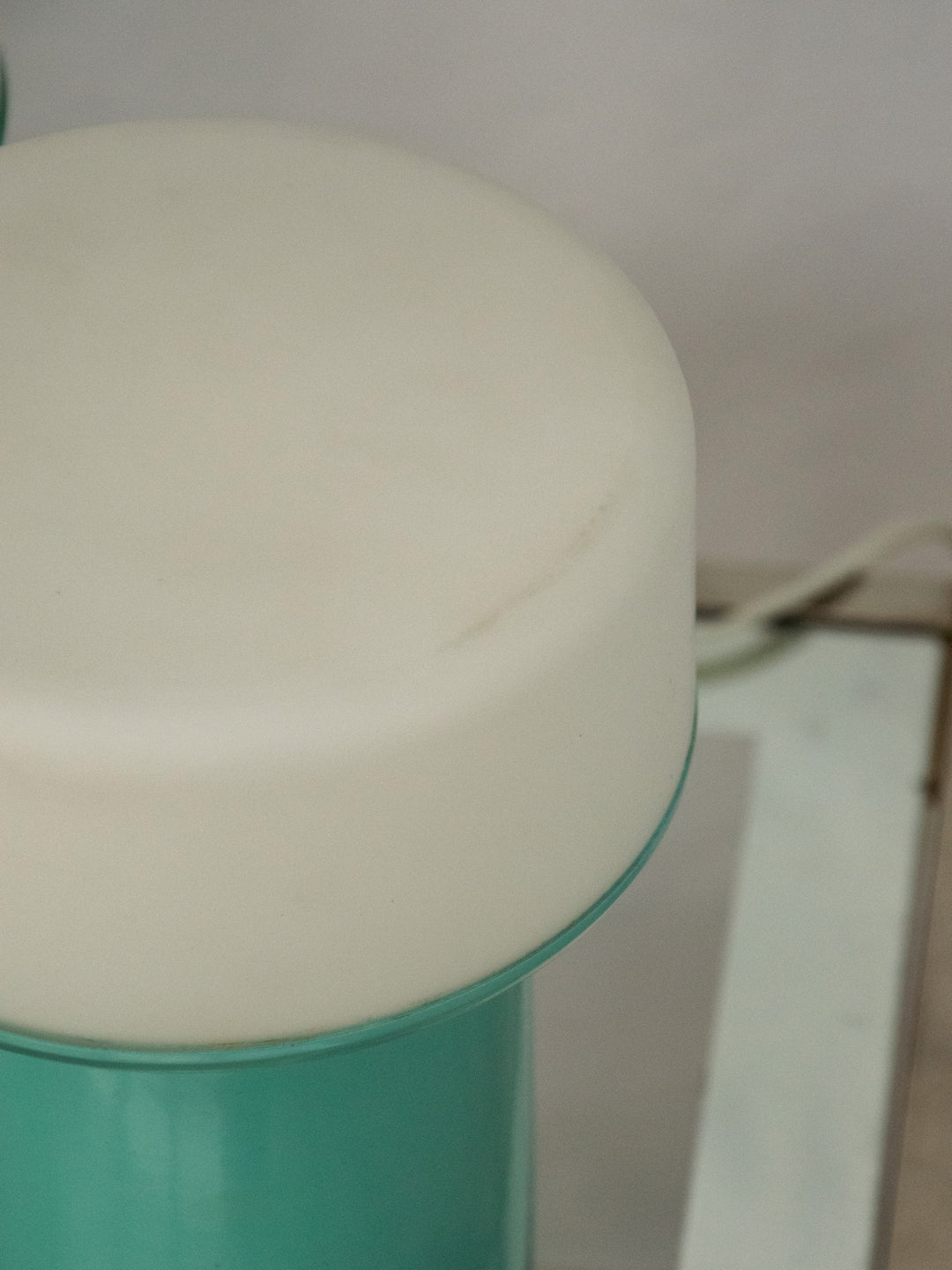 julia-lampe-poser-plastique-645-7