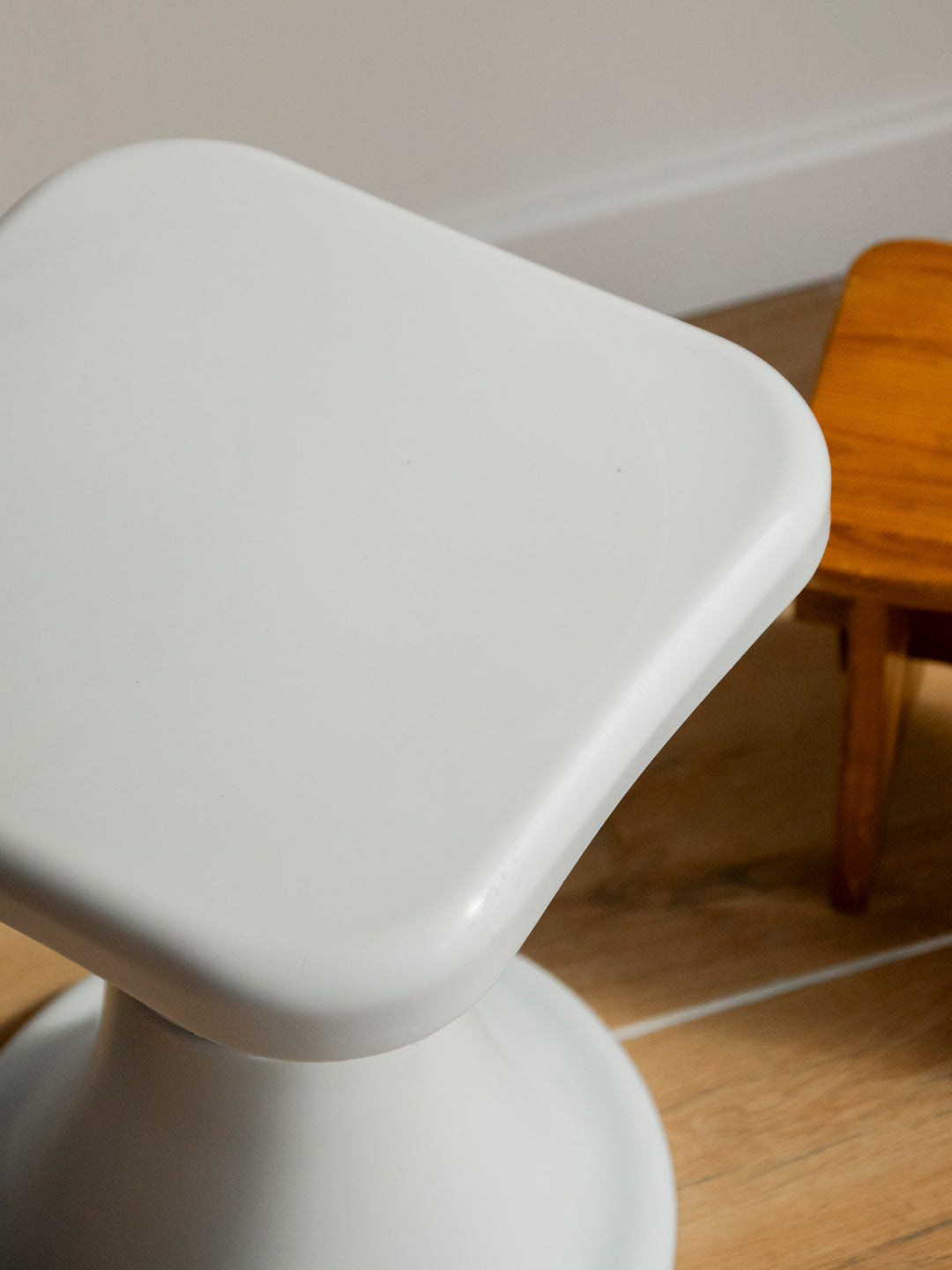 axel-tabouret-plastique-751-4