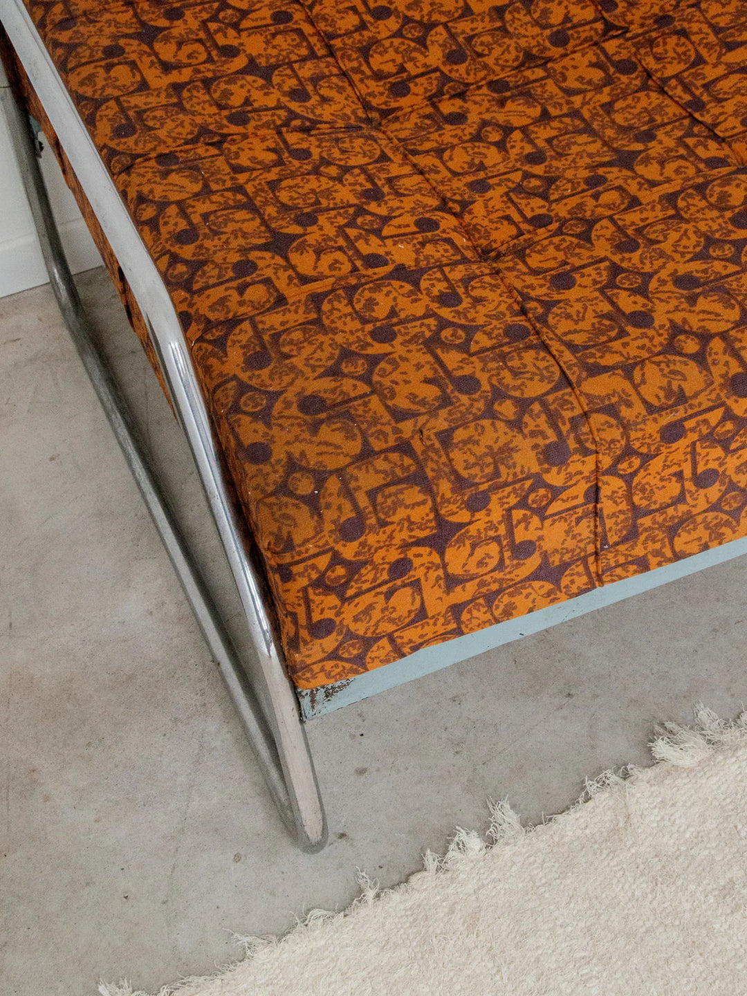 clara-banquette-chrome-35-6