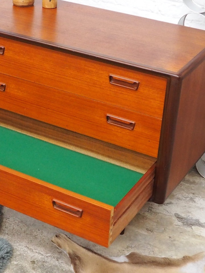 olga-commode-scandinave-teck-358-4