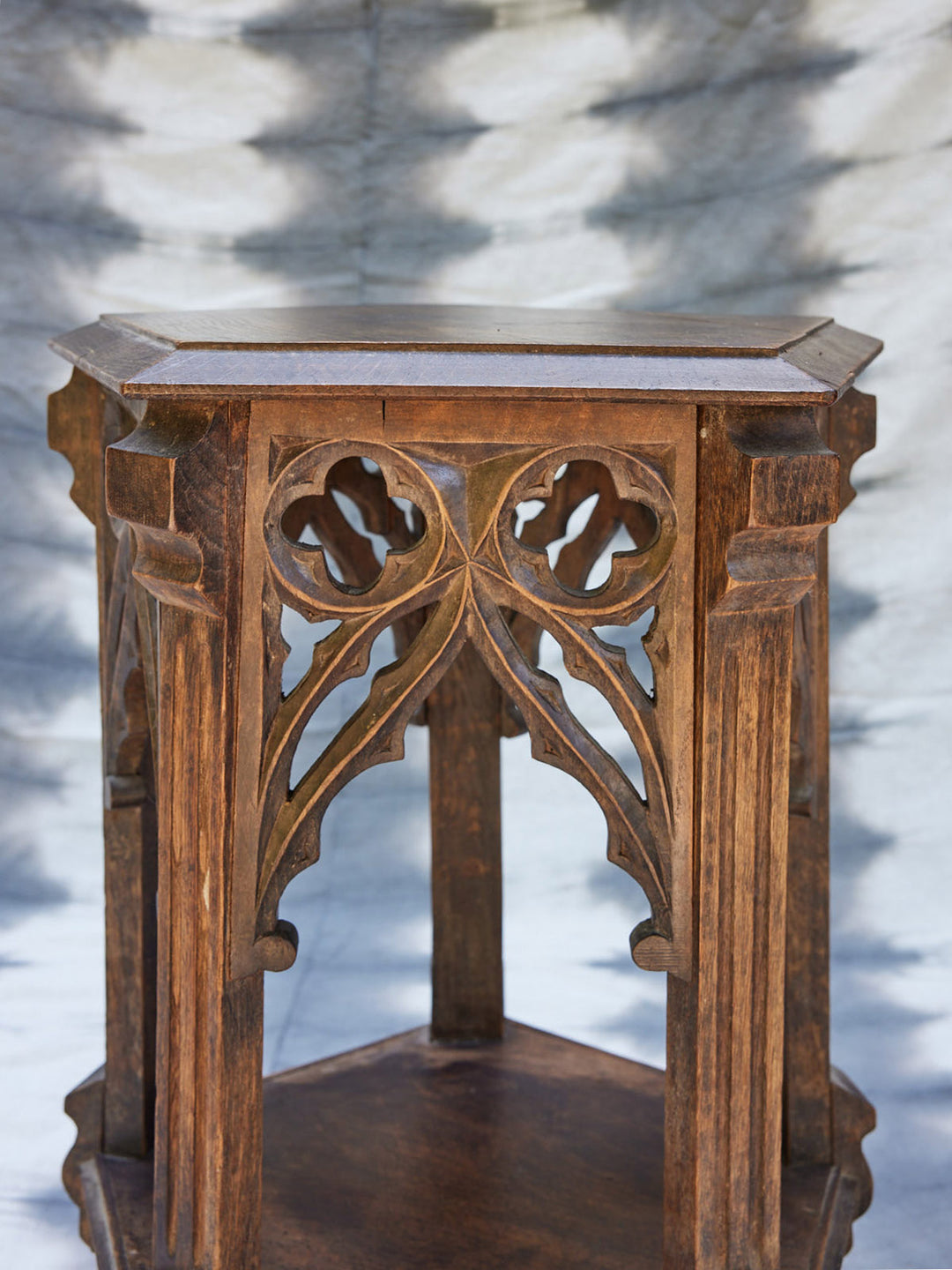 francine-table-appoint-bois-gothique-style-1114-5