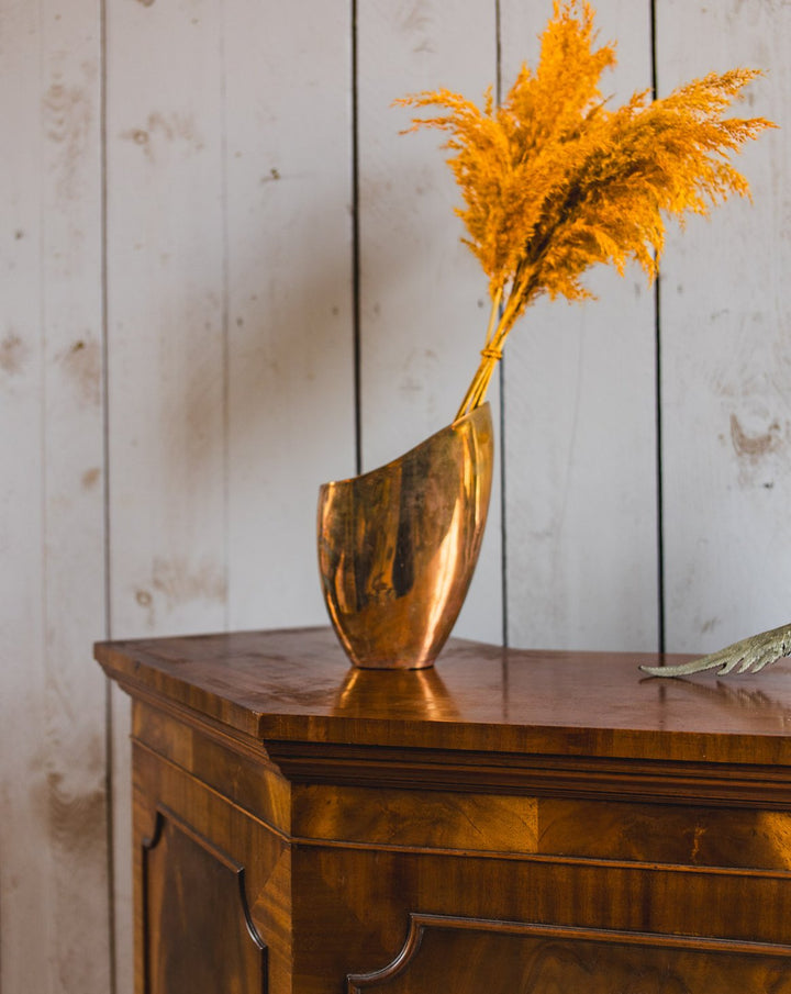 edmond-vase-metal-97-1