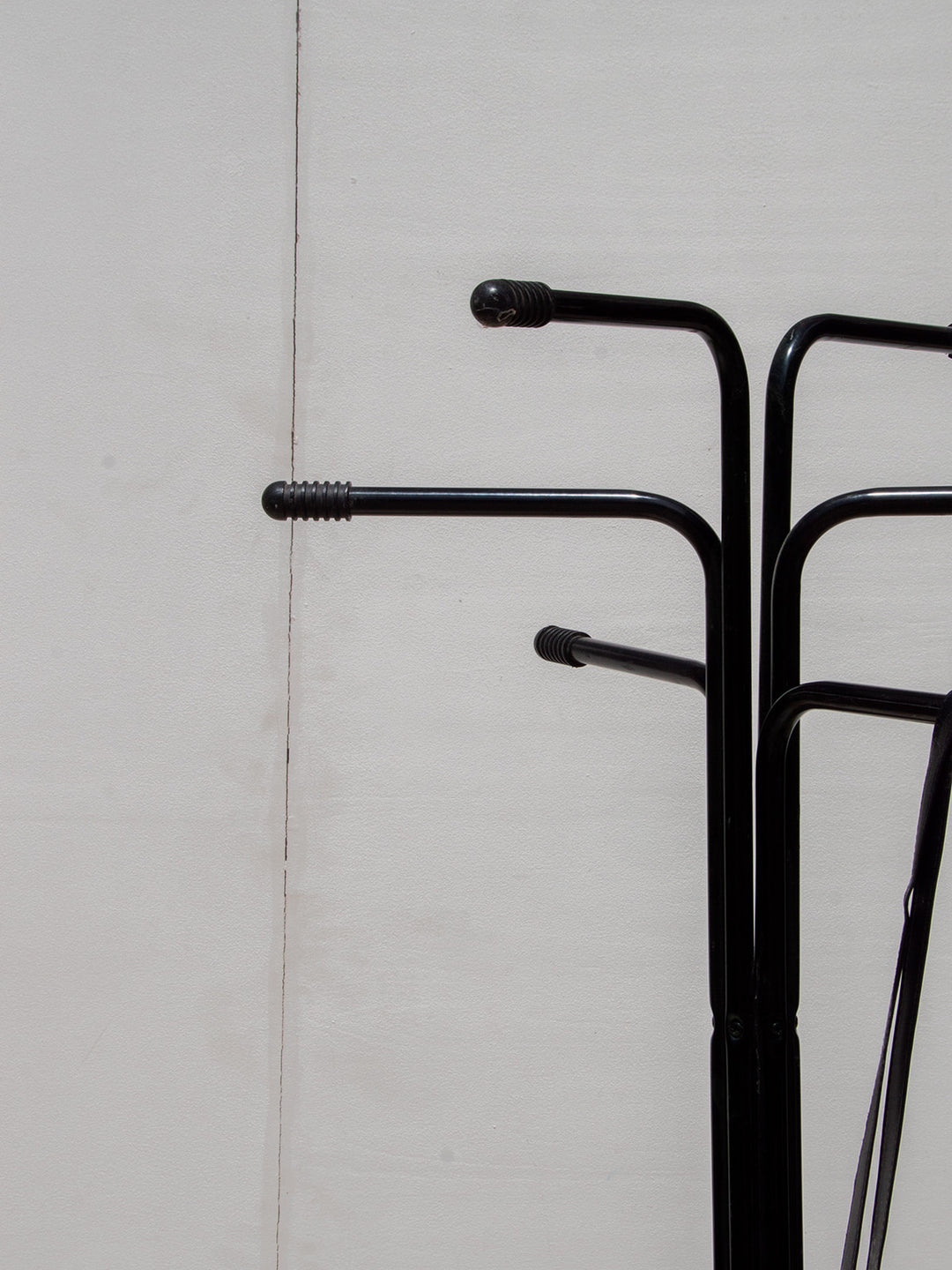 charlie-porte-manteaux-noir-83-4