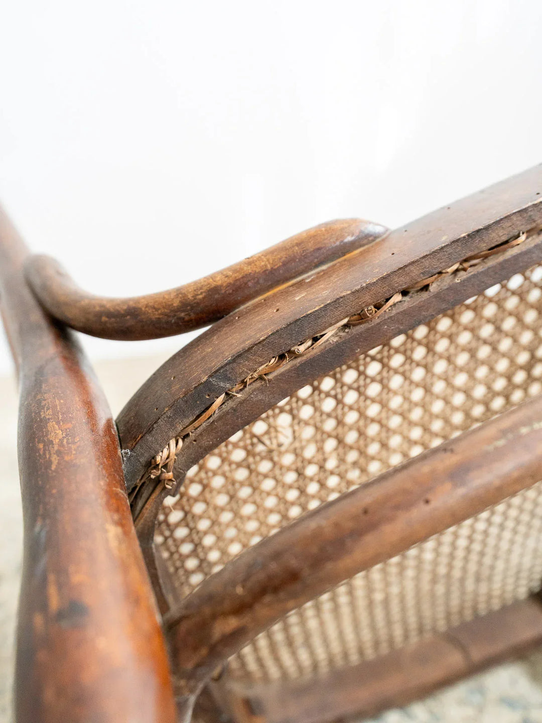 claude-chaise-bois-1096-11