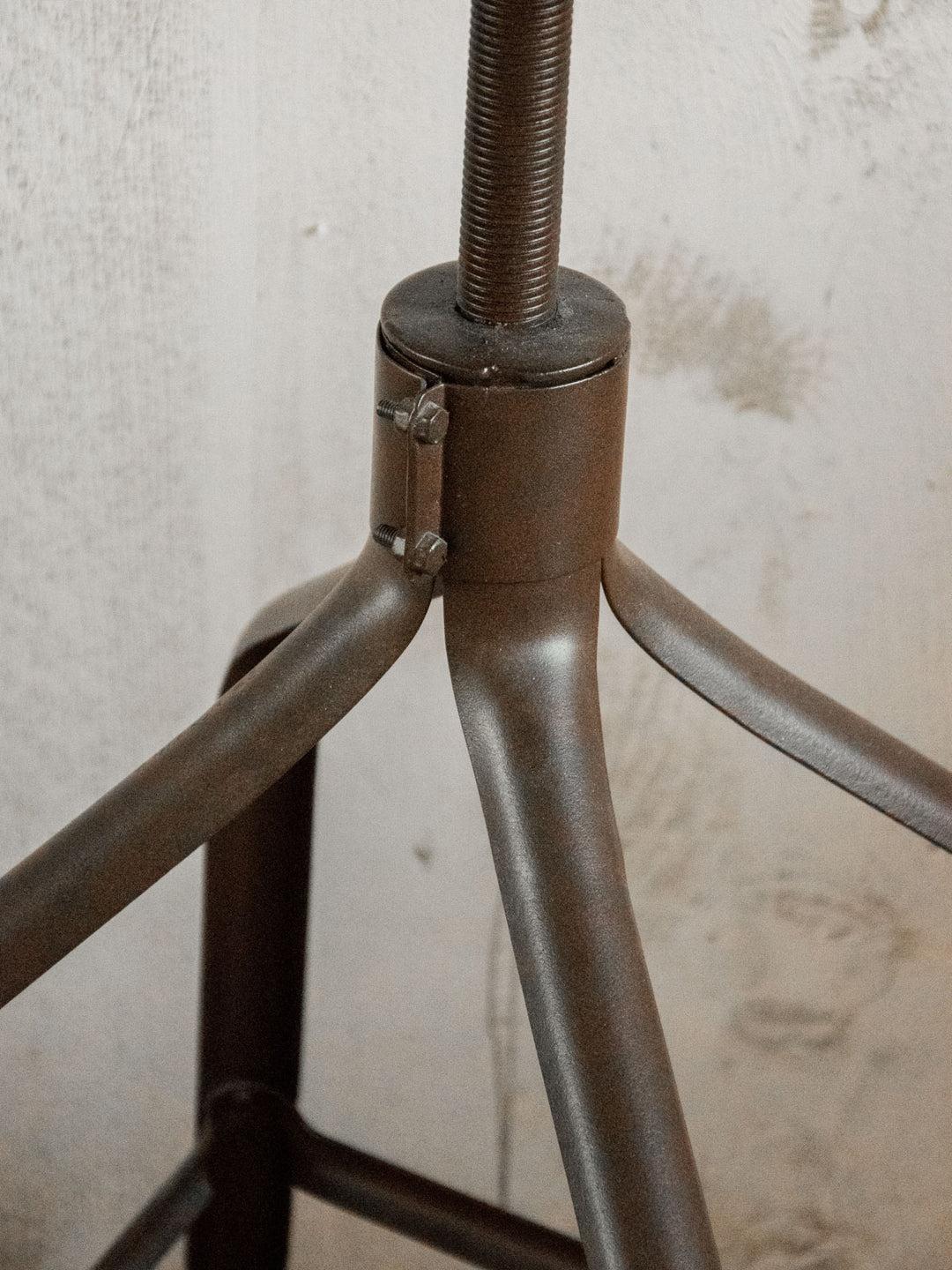 pierre-tabouret-bar-acier-32-5