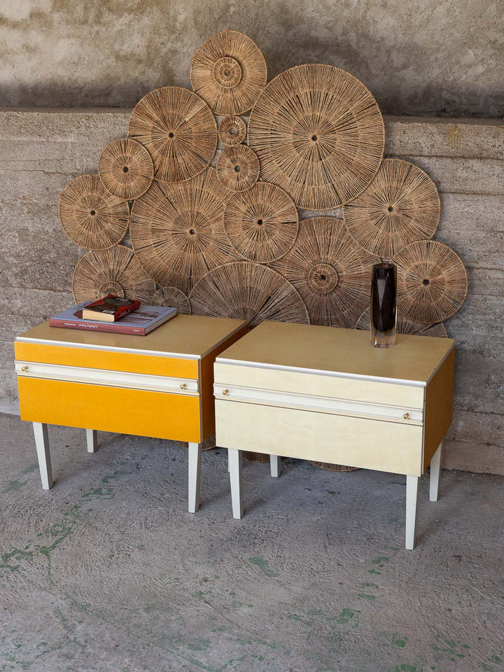 maia-table-chevet-bois-années70-moulures-1565-2