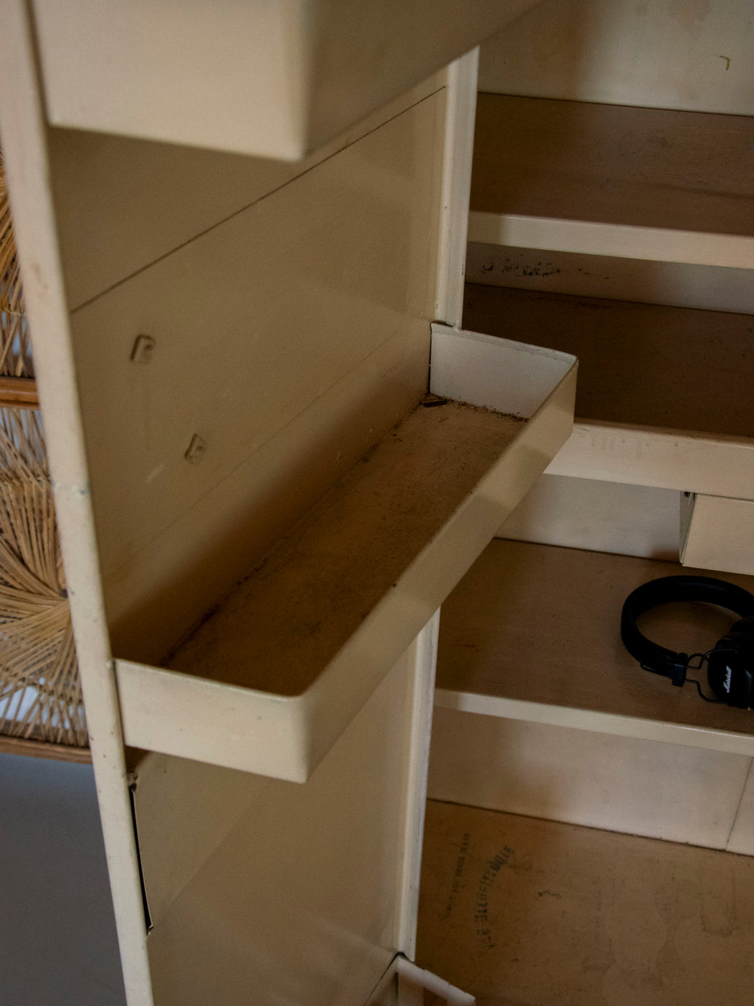 magda-armoire-metal-152-7