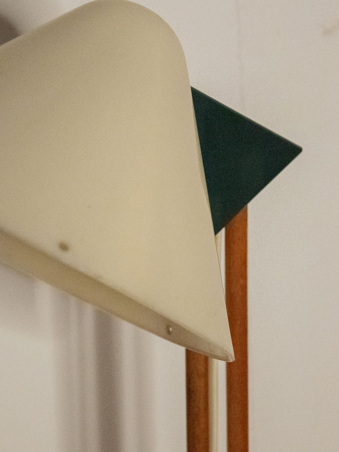 julia-lampe-à-poser-plastique-bois-525-7