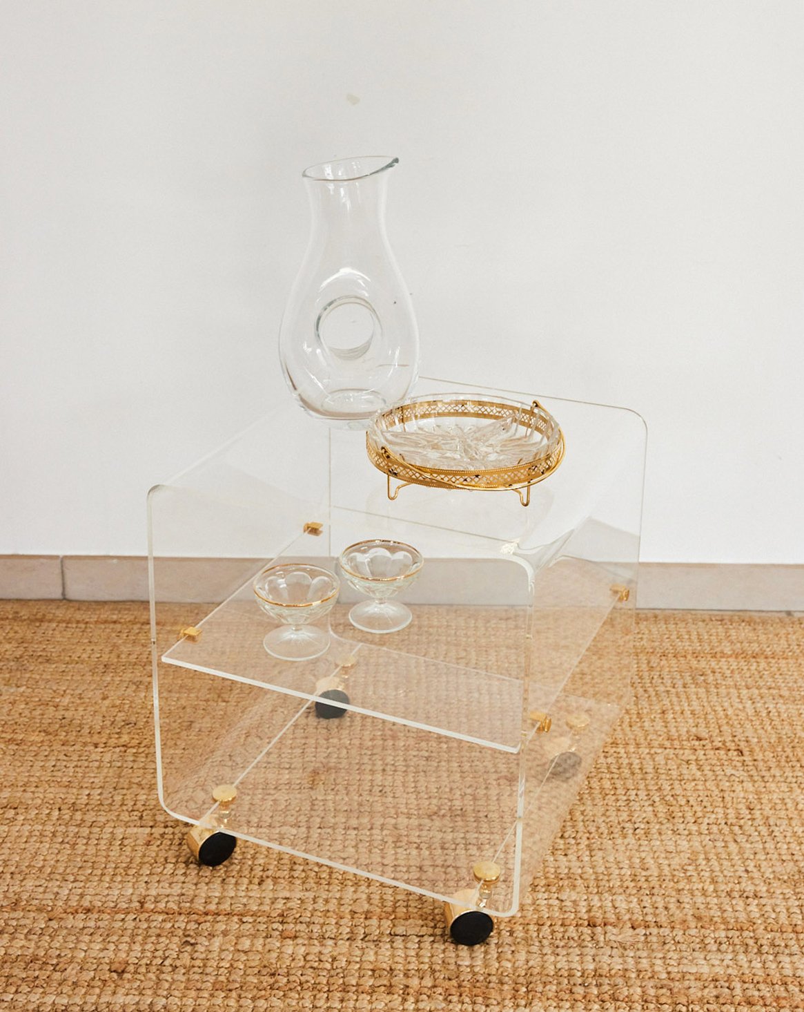 hanna-table-appoint-plexiglass-1698-1